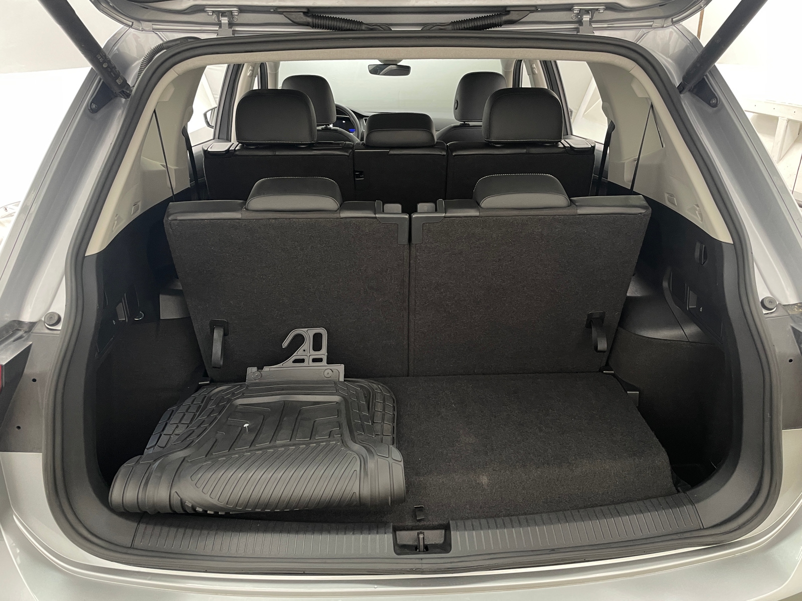Thumbnail: 2024 Volkswagen Tiguan - 6
