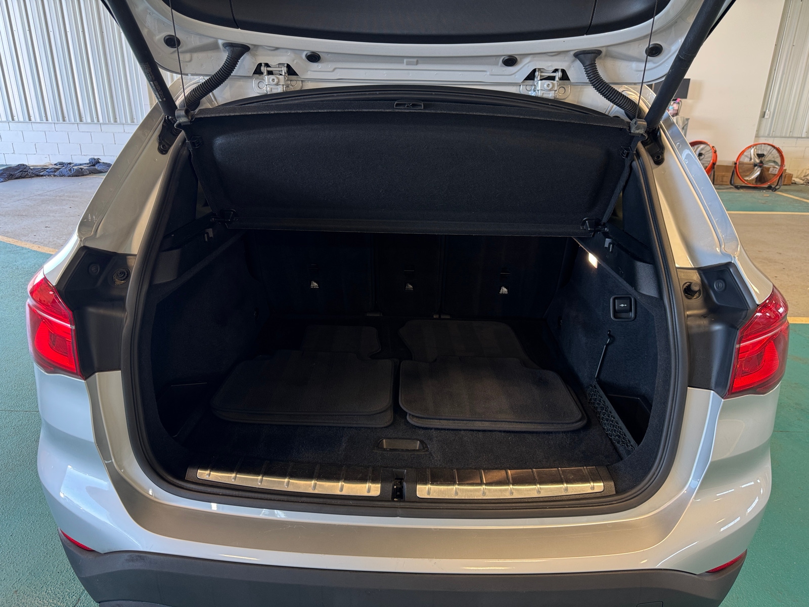 Thumbnail: 2018 BMW X1 - 6