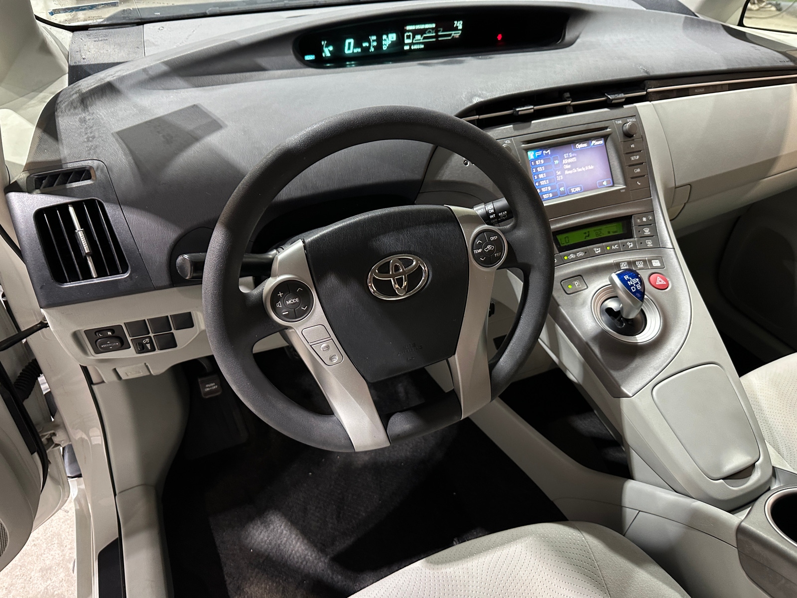 Thumbnail: 2013 Toyota Prius - 5