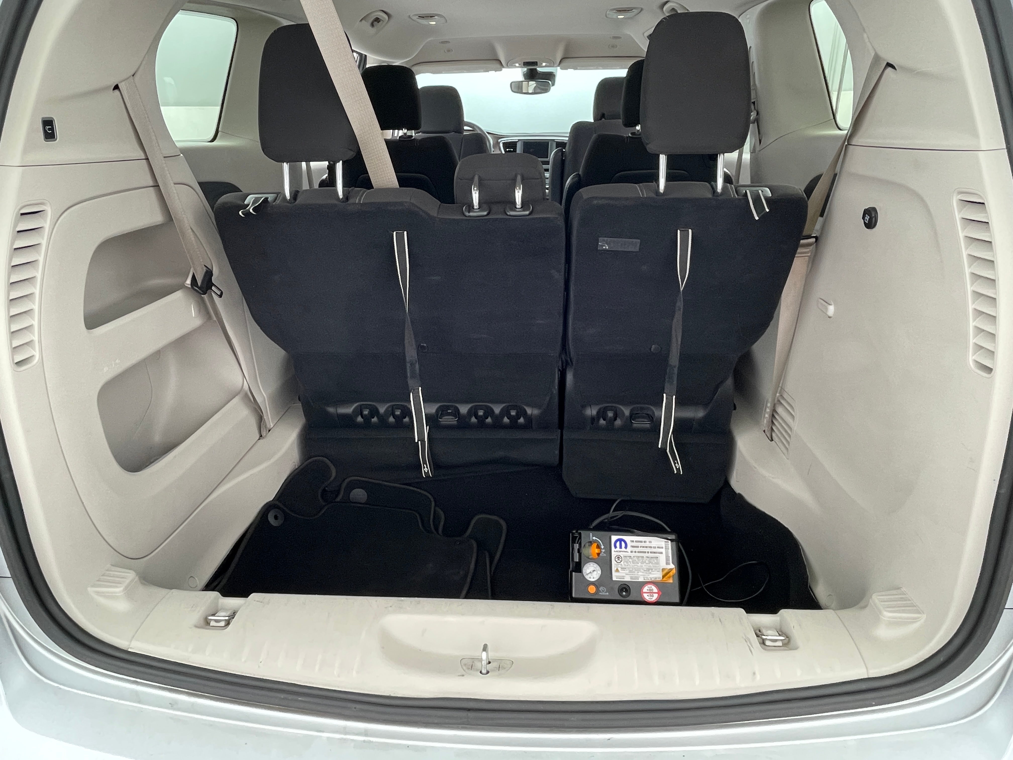 Thumbnail: 2023 Chrysler Voyager - 7