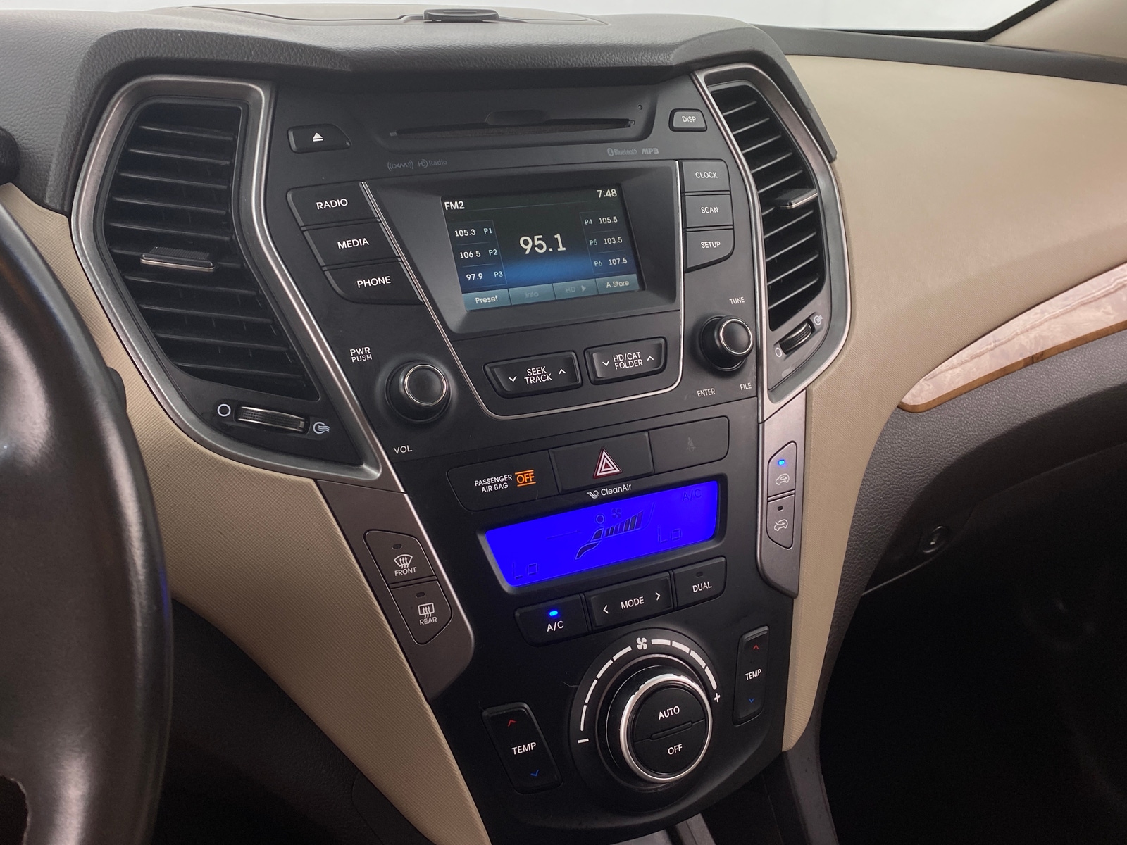 Thumbnail: 2015 Hyundai Santa Fe - 3