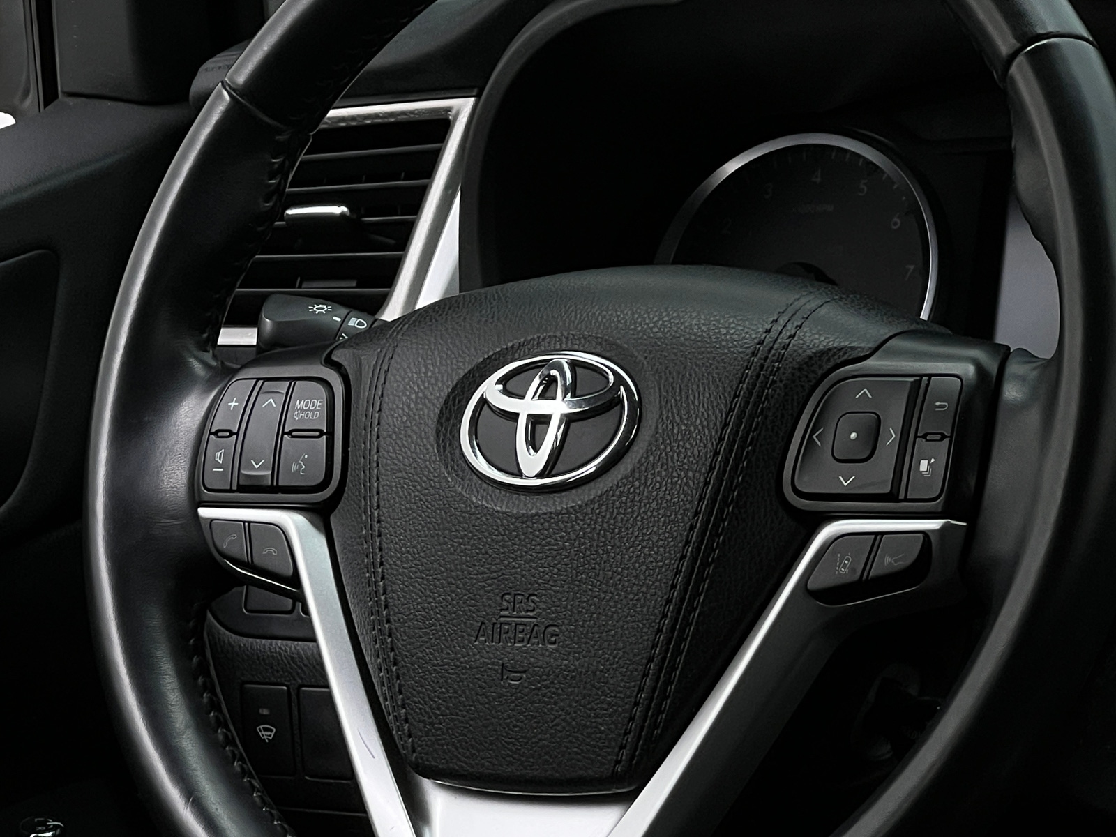 Thumbnail: 2019 Toyota Highlander - 5