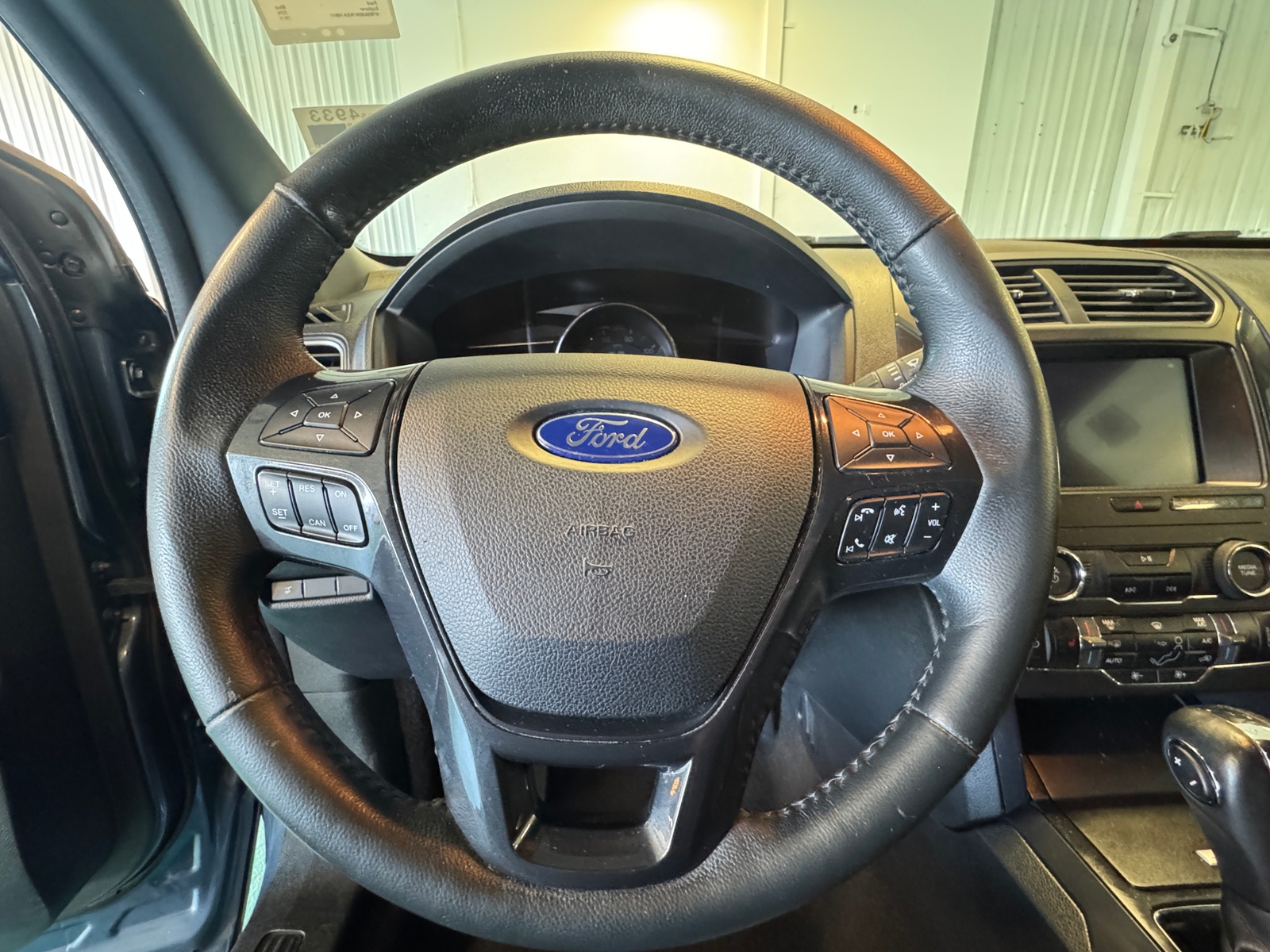 Thumbnail: 2019 Ford Explorer - 4