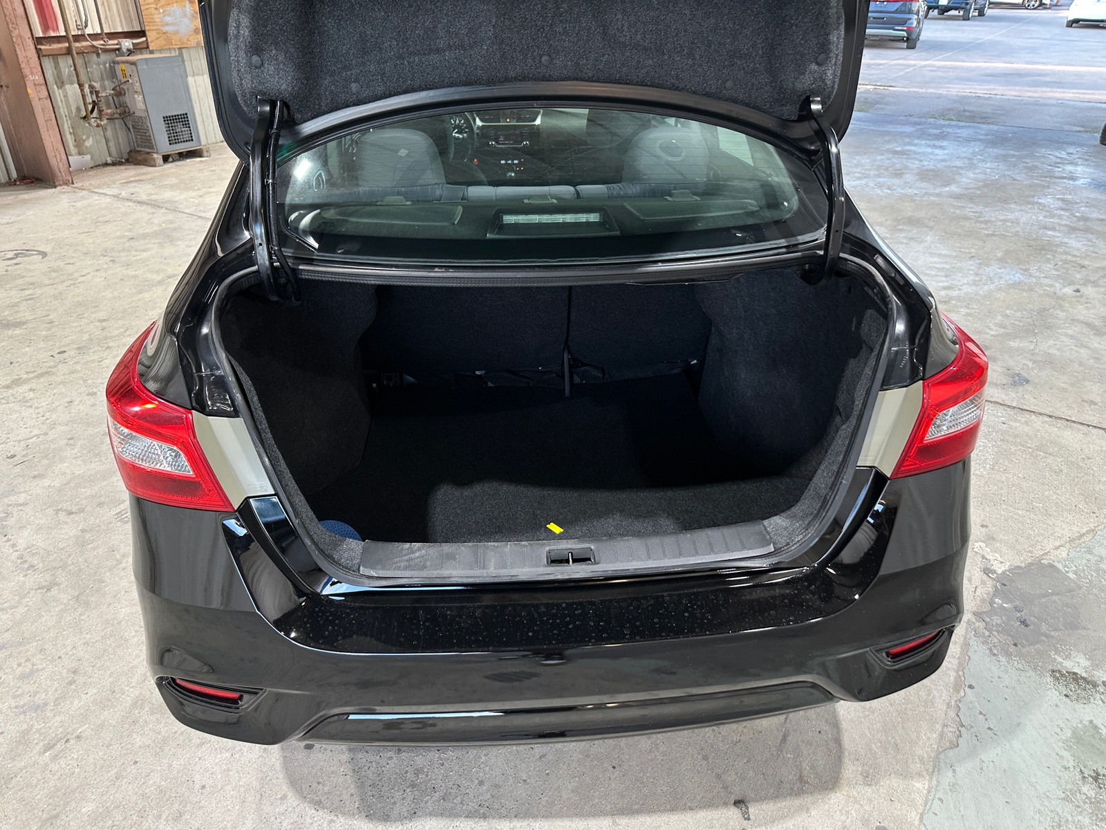 Thumbnail: 2018 Nissan Sentra - 7