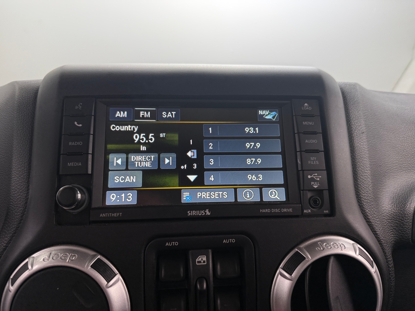 Thumbnail: 2015 Jeep Wrangler - 3