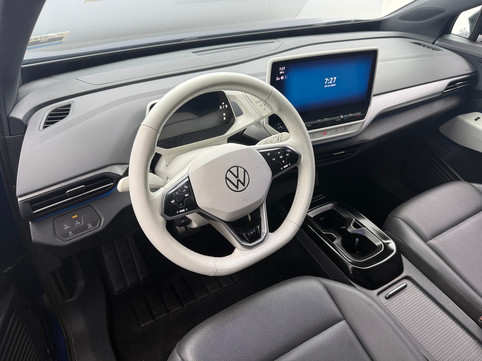 Thumbnail: 2021 Volkswagen ID.4 - 2