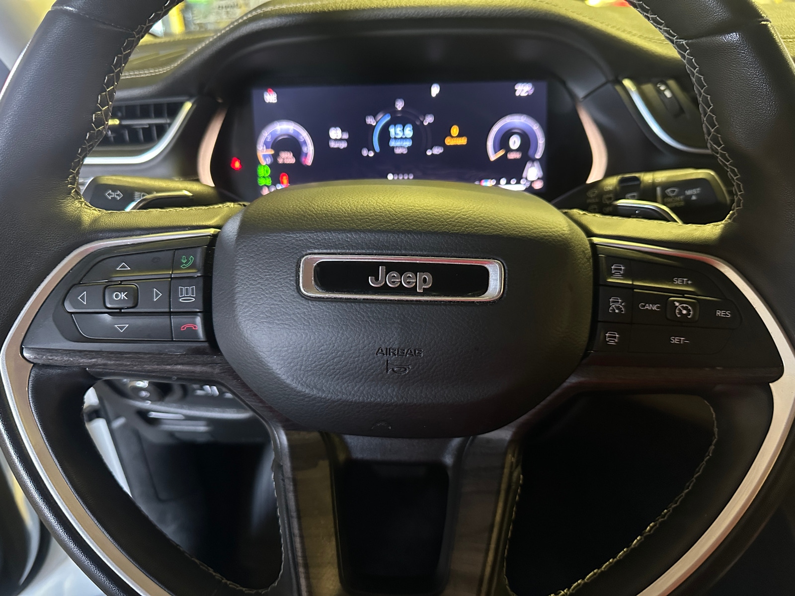 Thumbnail: 2022 Jeep Grand Cherokee - 4