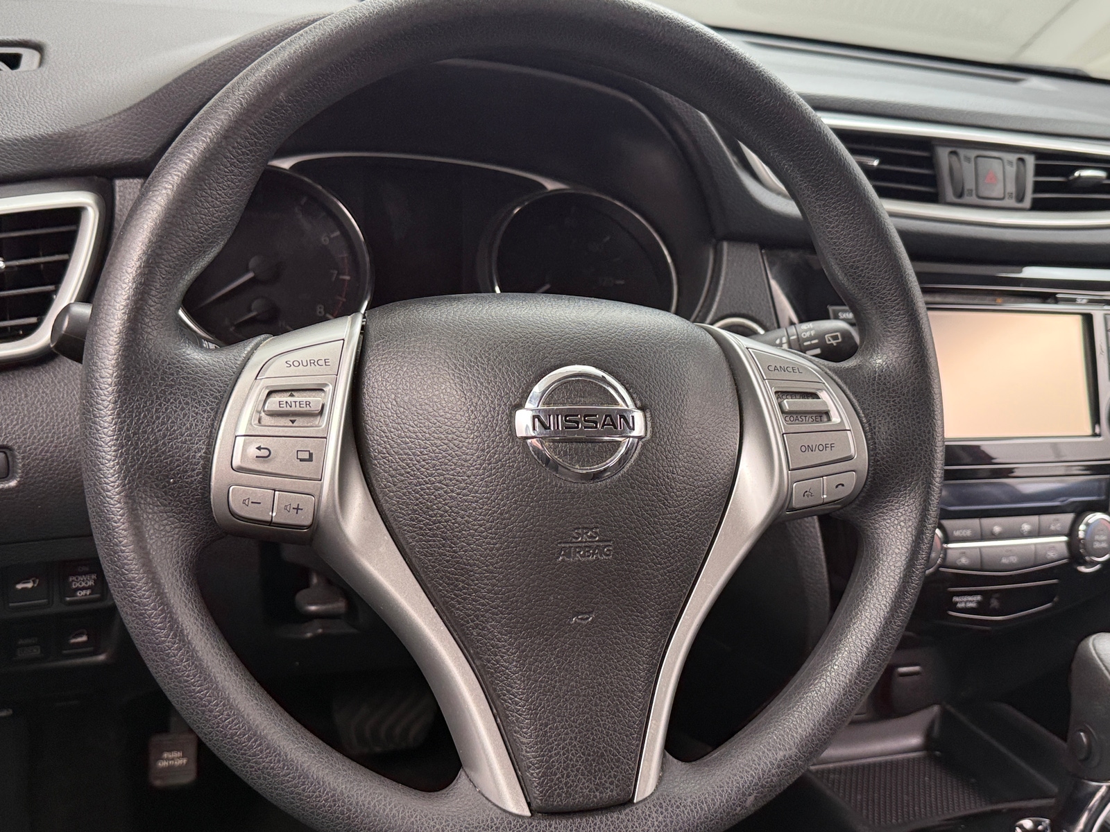 Thumbnail: 2016 Nissan Rogue - 5