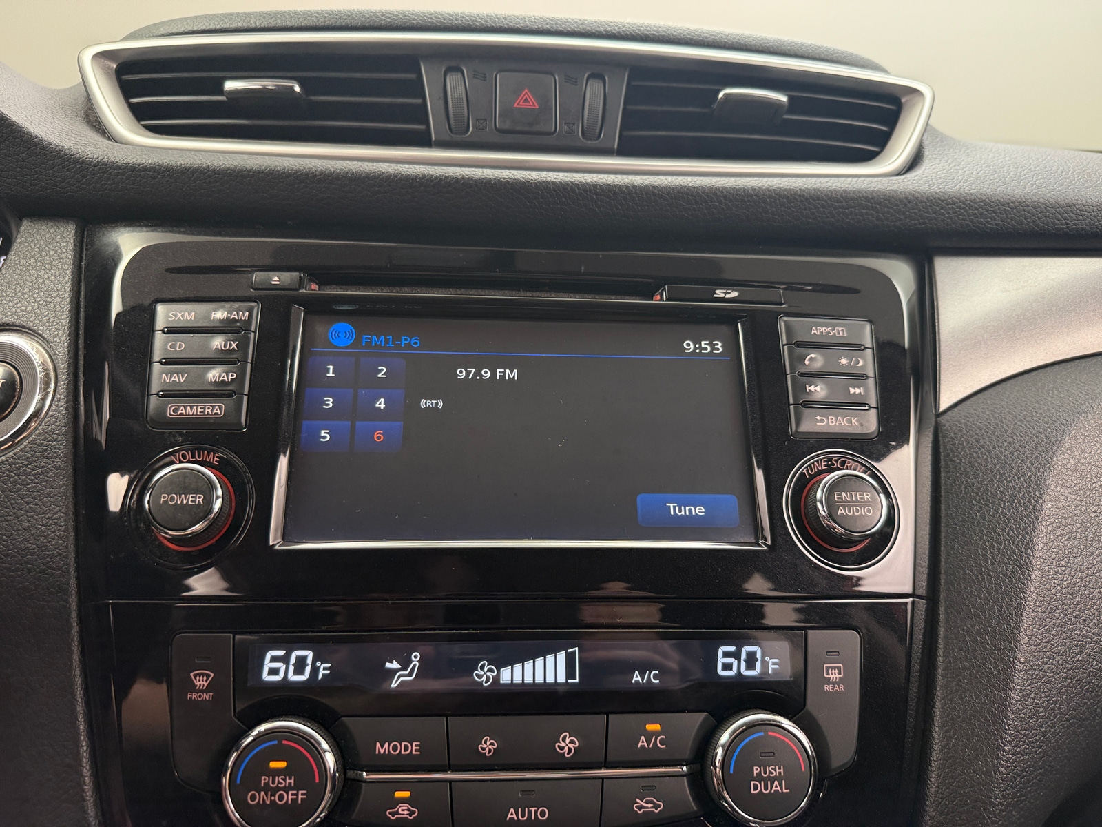 Thumbnail: 2016 Nissan Rogue - 4