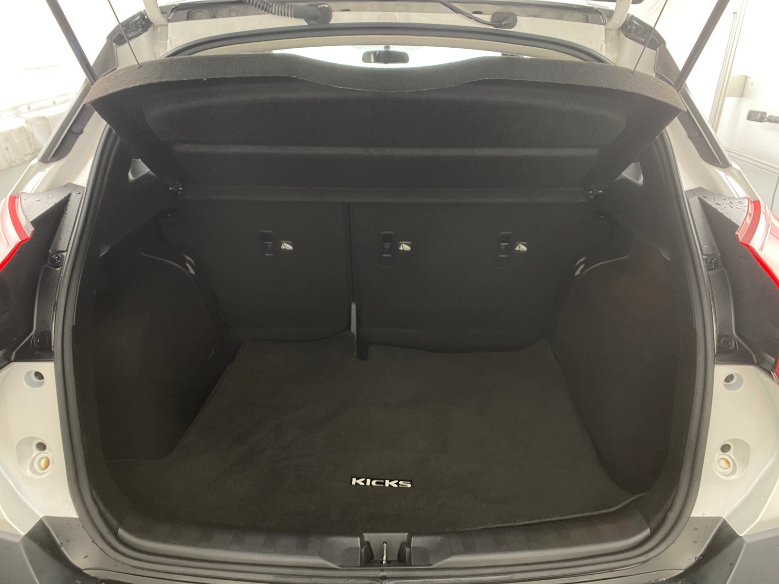 Thumbnail: 2019 Nissan Kicks - 7