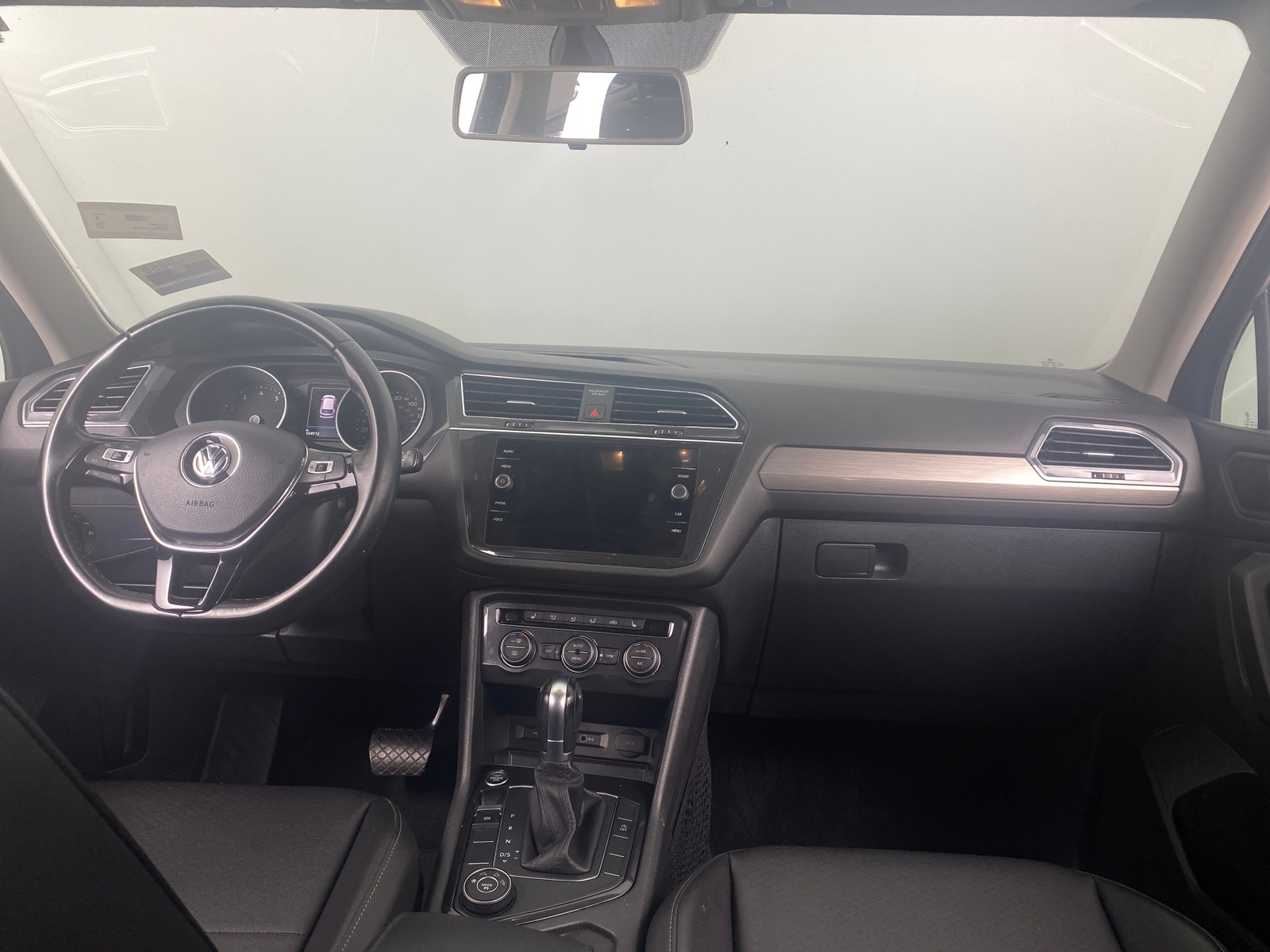 Thumbnail: 2019 Volkswagen Tiguan - 2