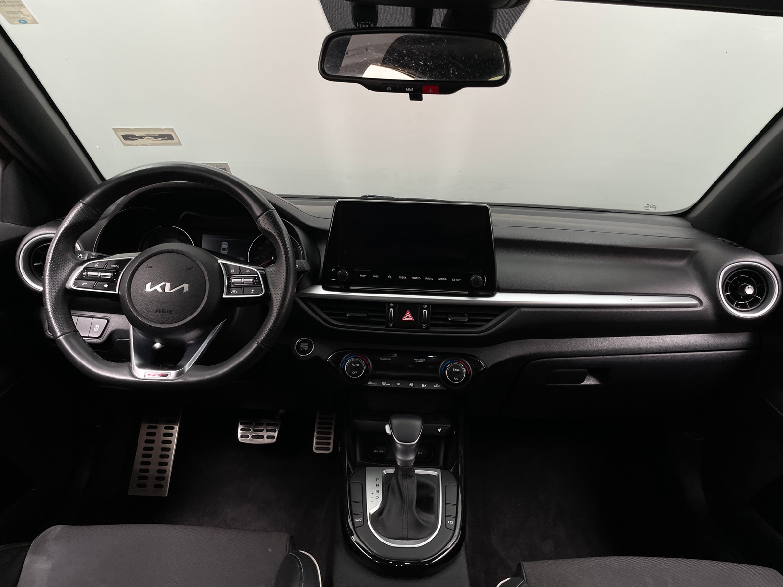 Thumbnail: 2024 Kia Forte - 3