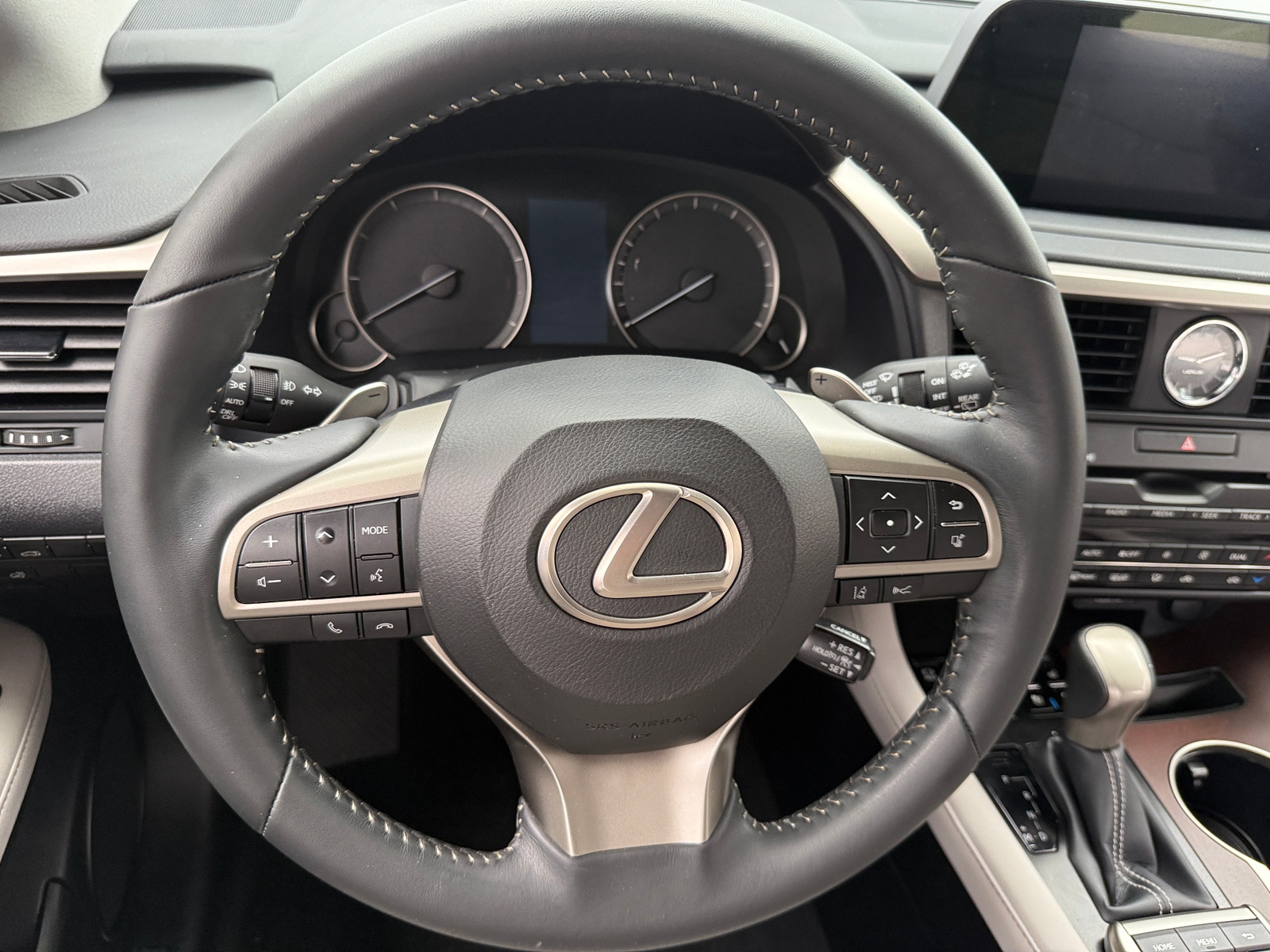 Thumbnail: 2022 Lexus RX - 4