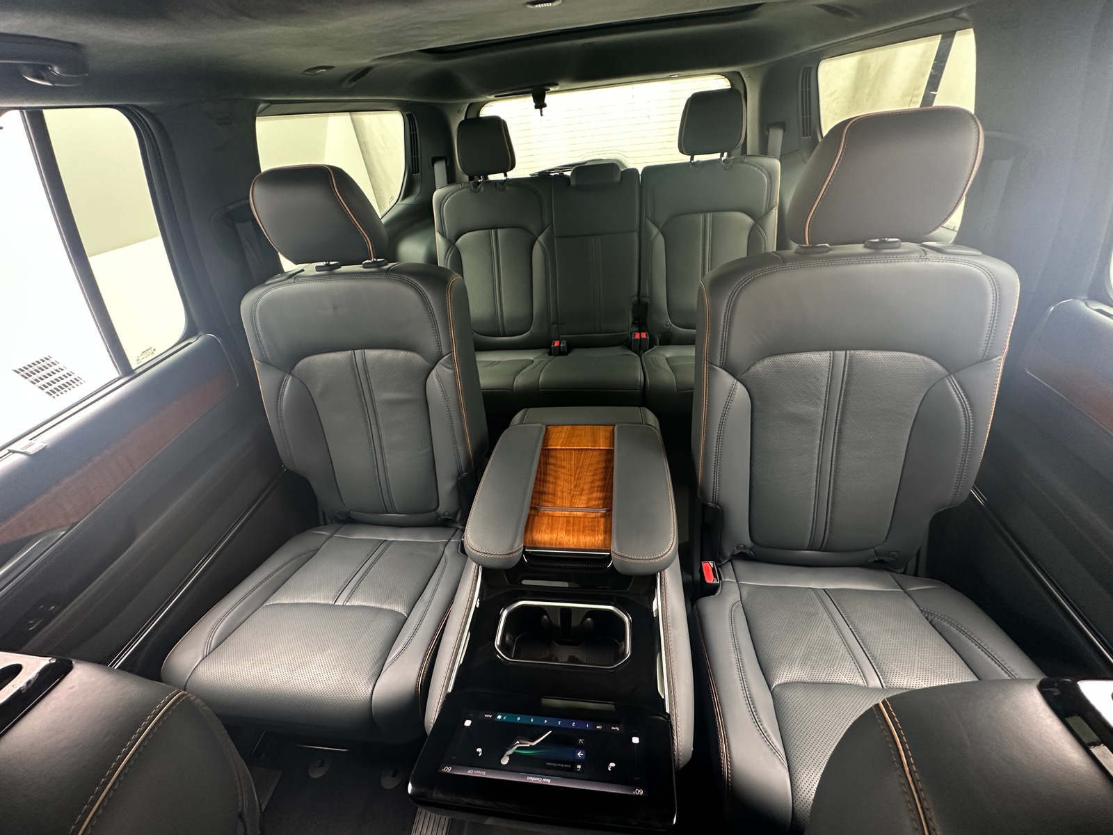 Thumbnail: 2022 Jeep Grand Wagoneer - 5