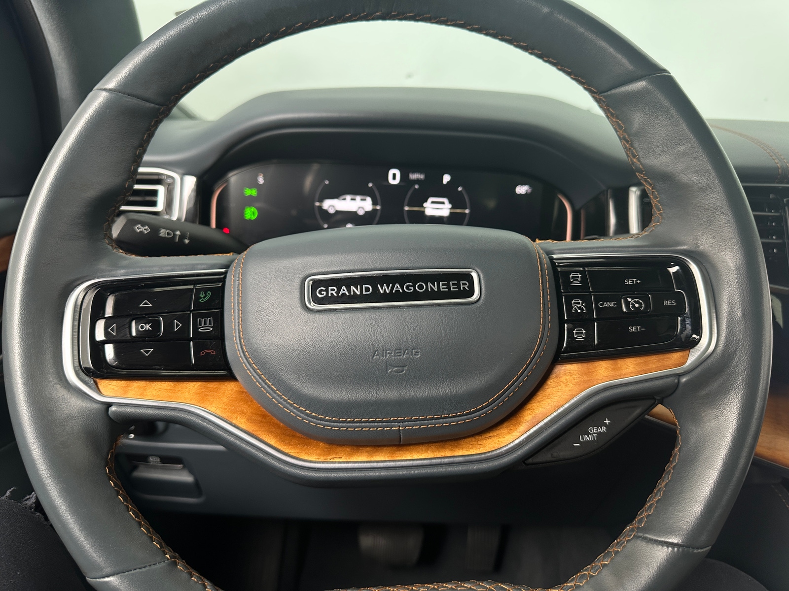 Thumbnail: 2022 Jeep Grand Wagoneer - 4