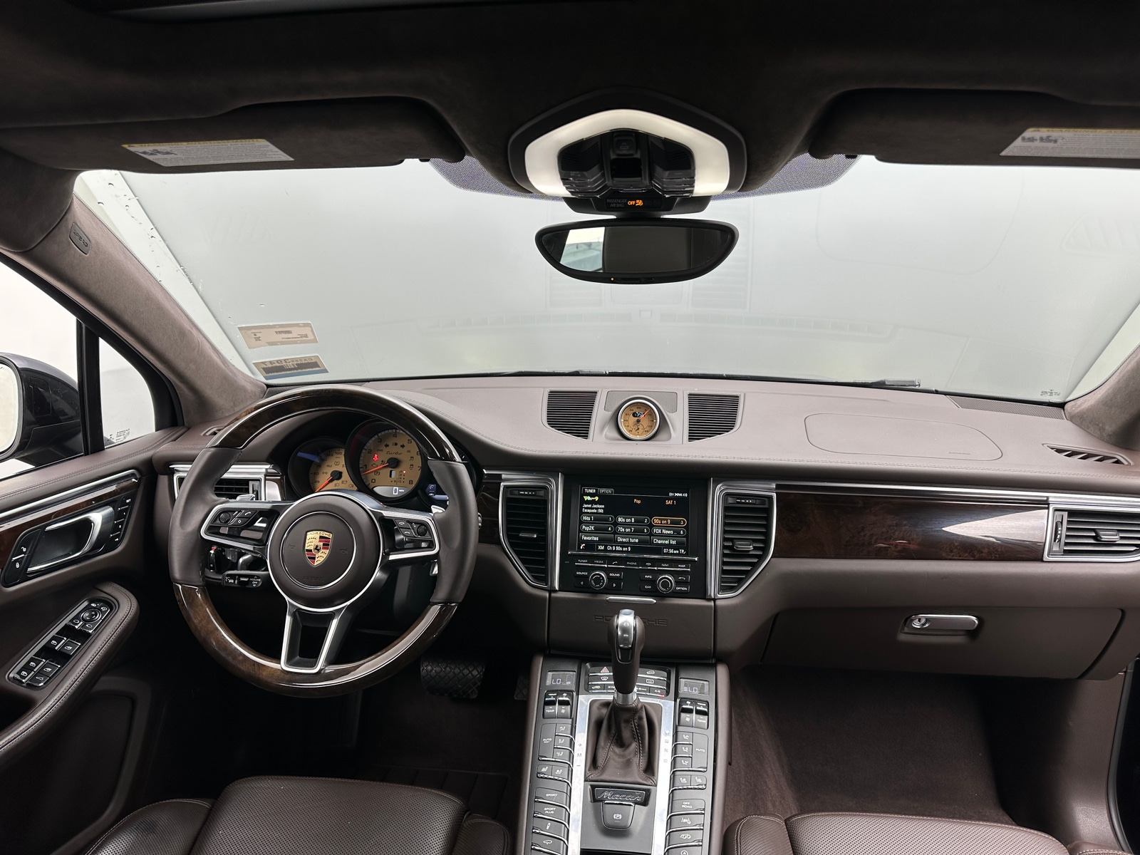 Thumbnail: 2016 Porsche Macan - 2