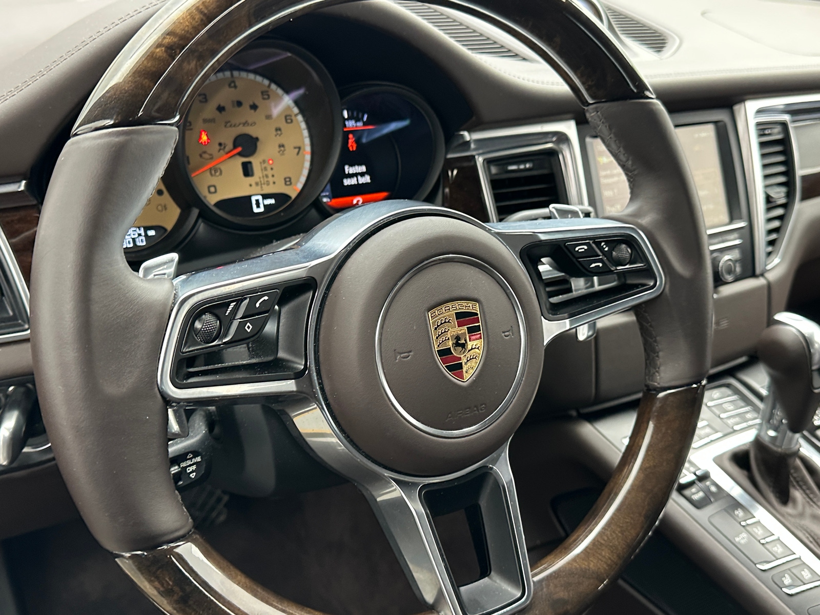 Thumbnail: 2016 Porsche Macan - 4