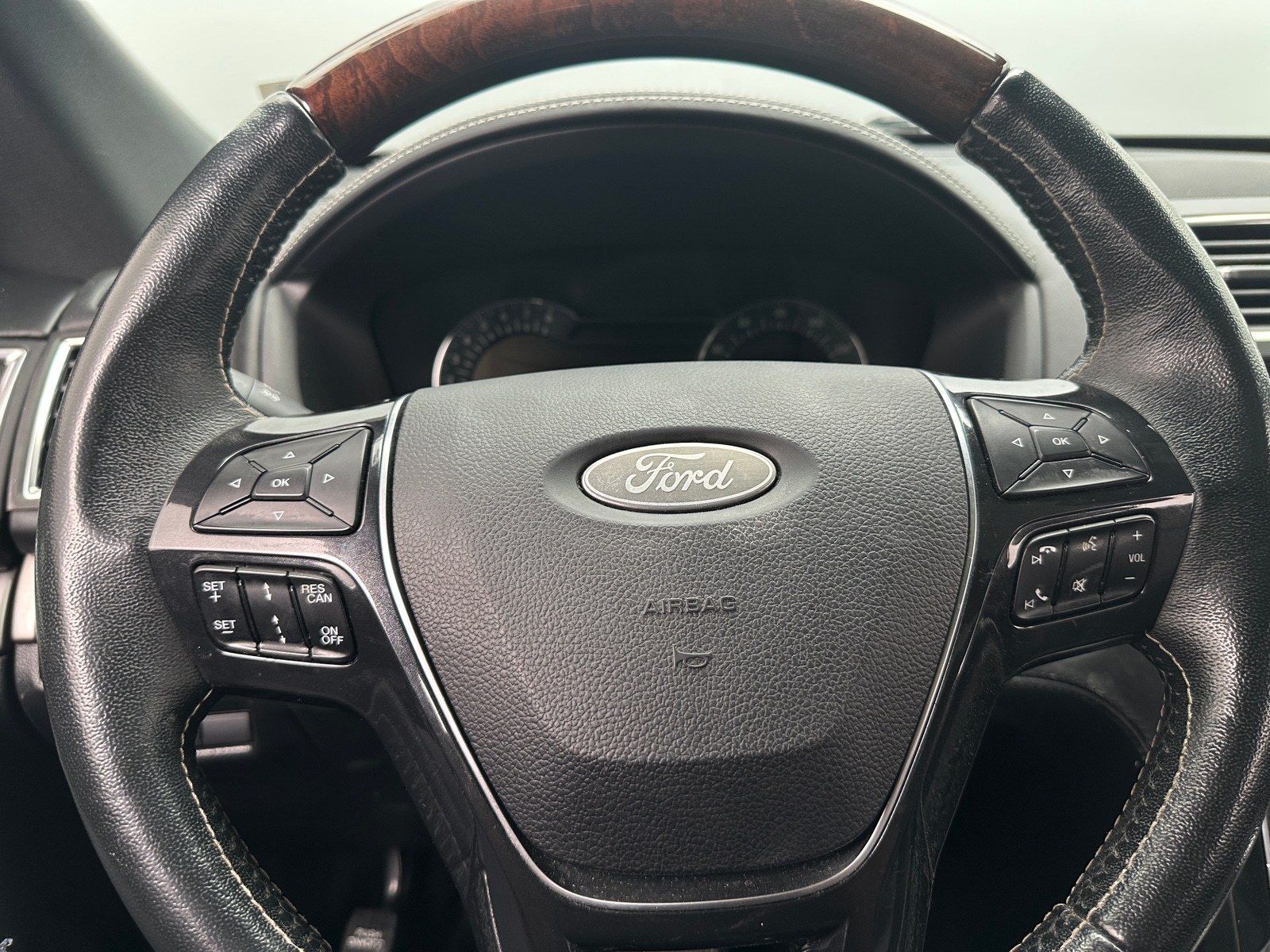 Thumbnail: 2017 Ford Explorer - 4