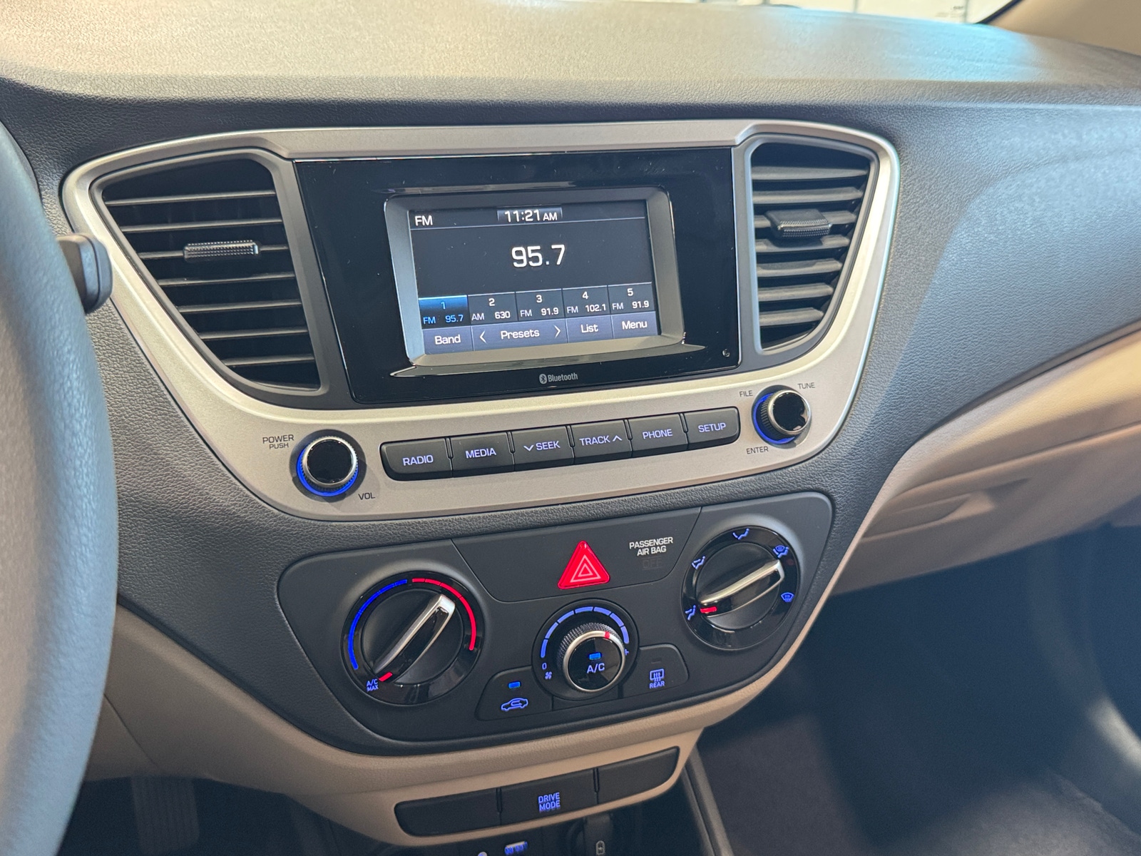 Thumbnail: 2022 Hyundai Accent - 4