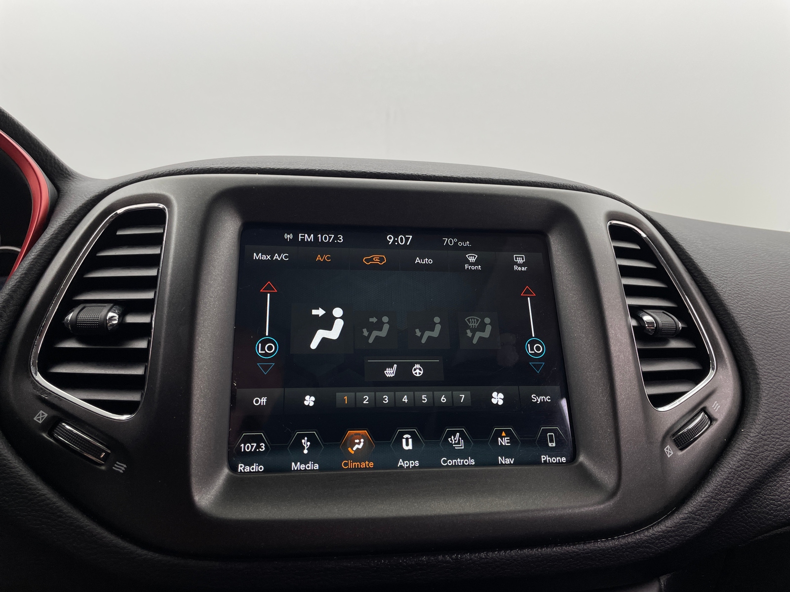 Thumbnail: 2017 Jeep Compass - 4