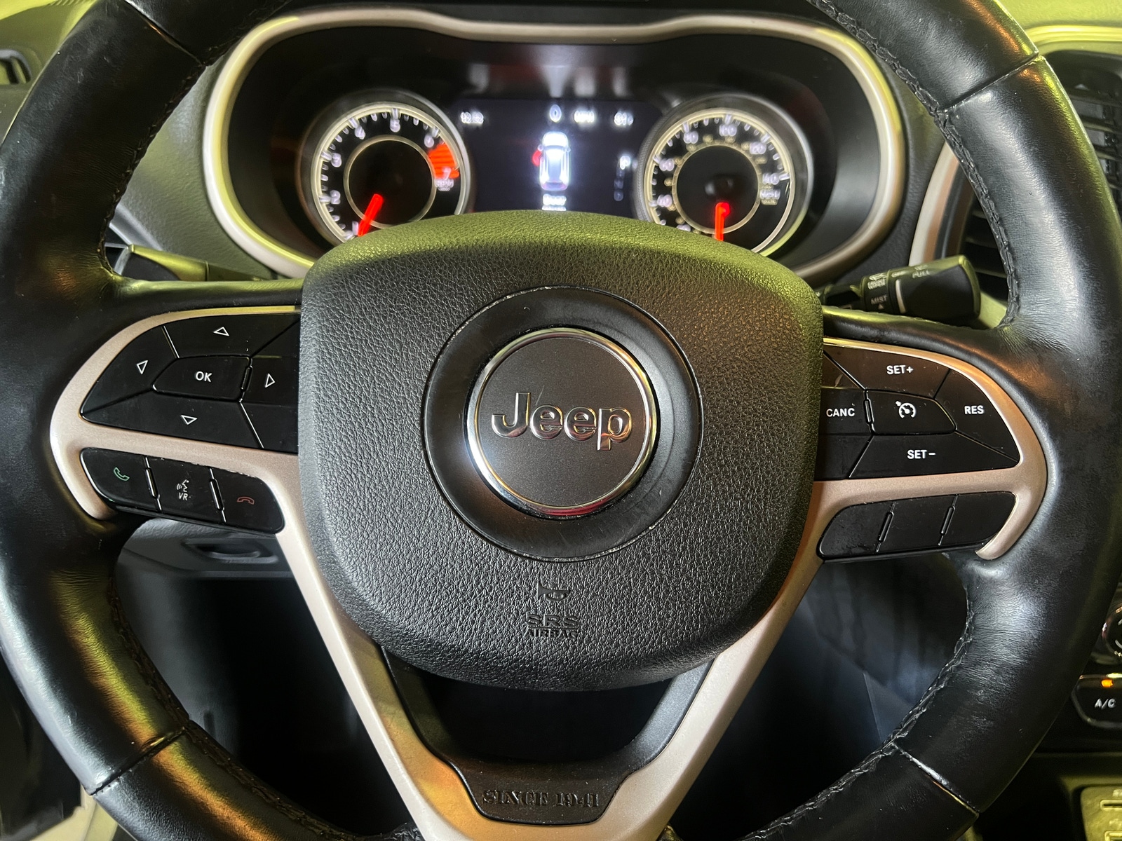 Thumbnail: 2018 Jeep Cherokee - 4