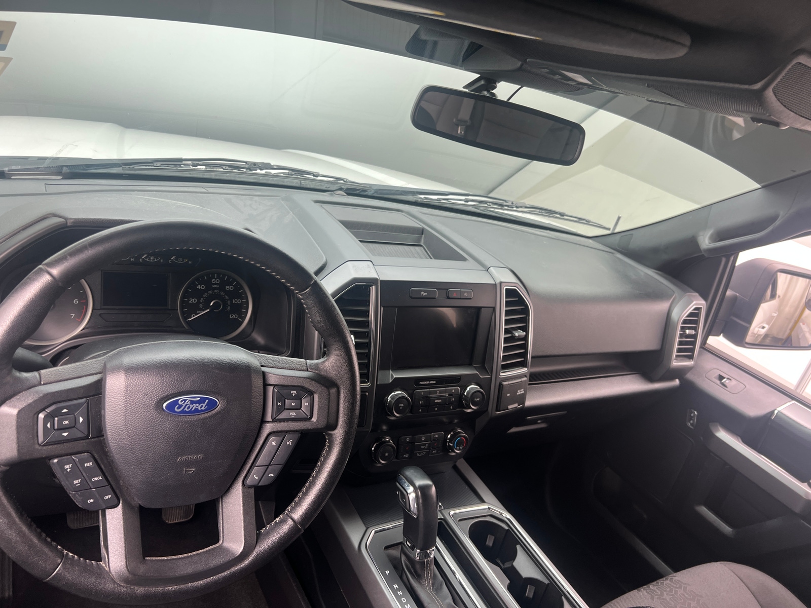 Thumbnail: 2019 Ford Econoline - 3