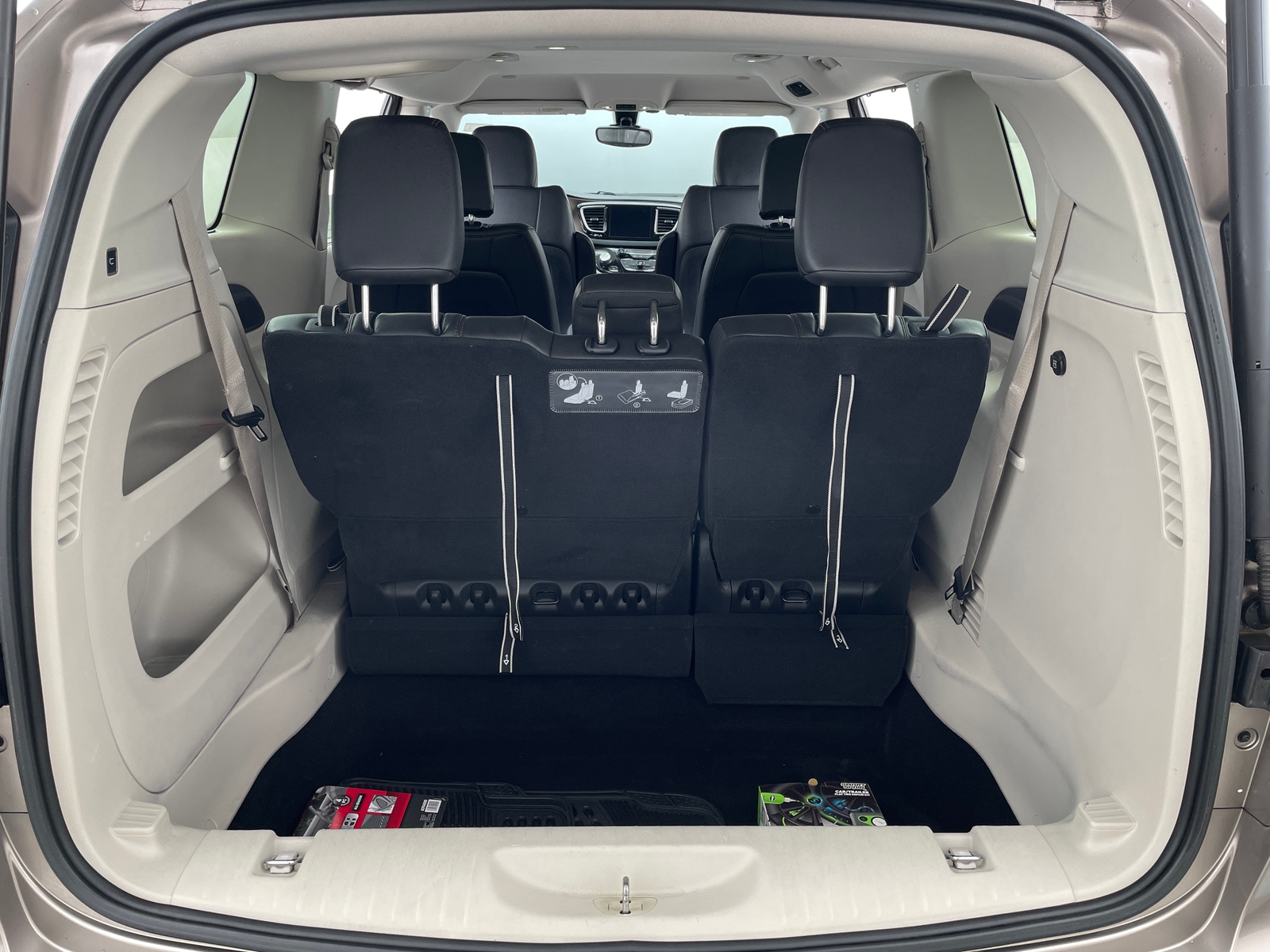 Thumbnail: 2017 Chrysler Pacifica - 6