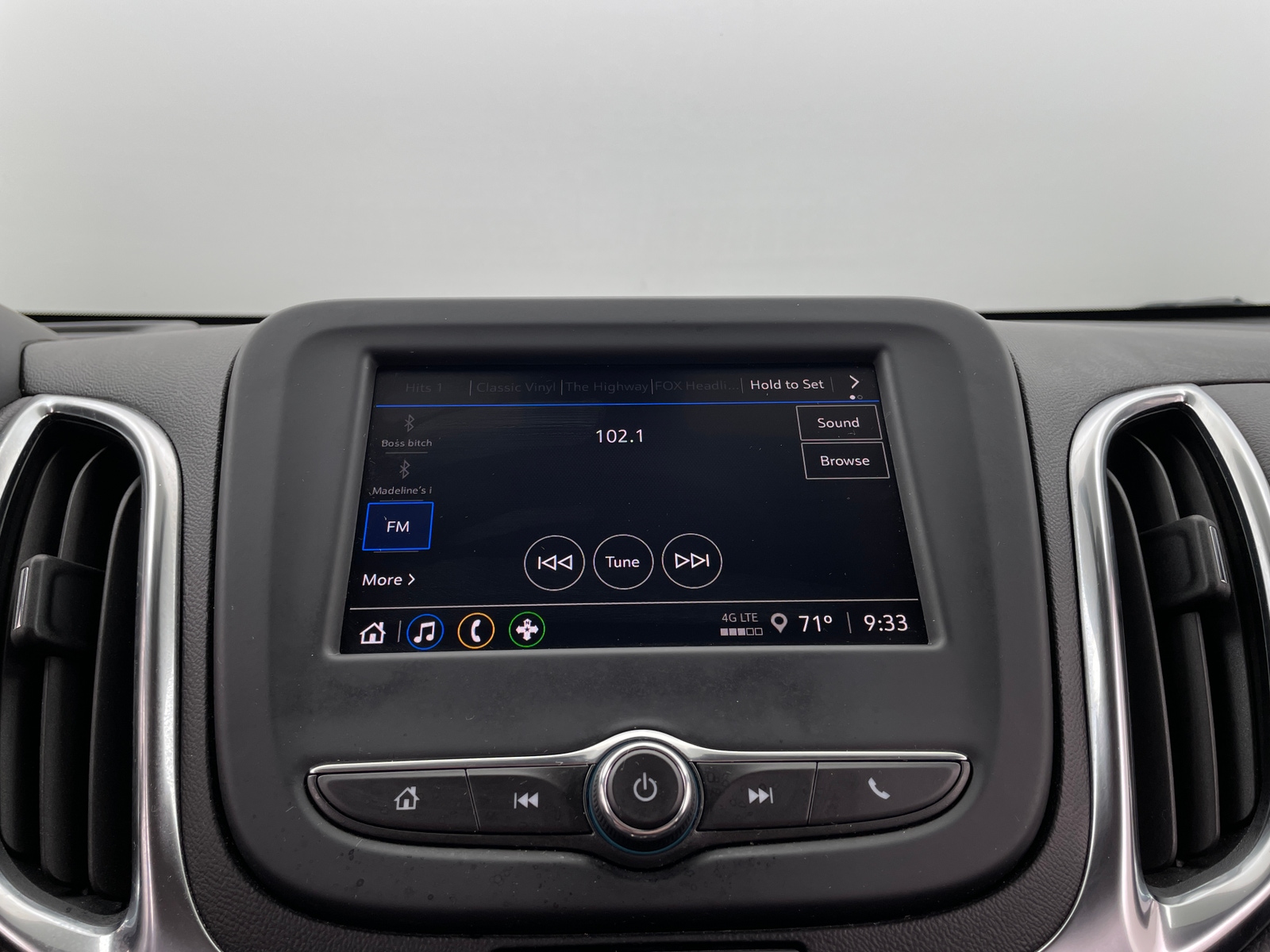 Thumbnail: 2022 Chevrolet Equinox - 4