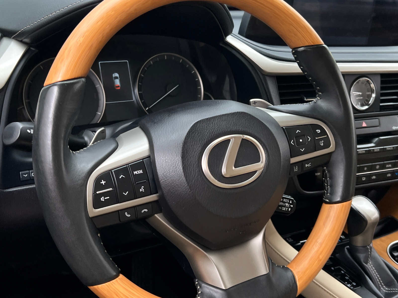 Thumbnail: 2021 Lexus RX - 4