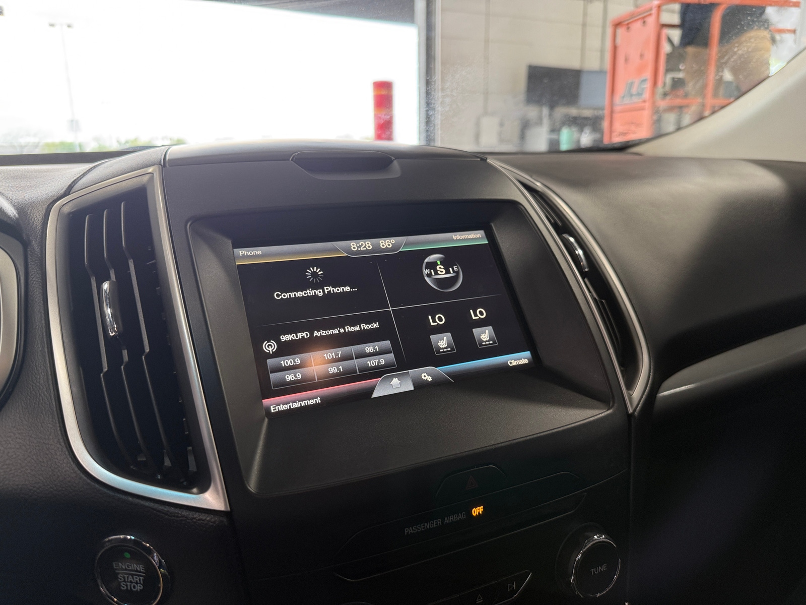 Thumbnail: 2015 Ford Edge - 3