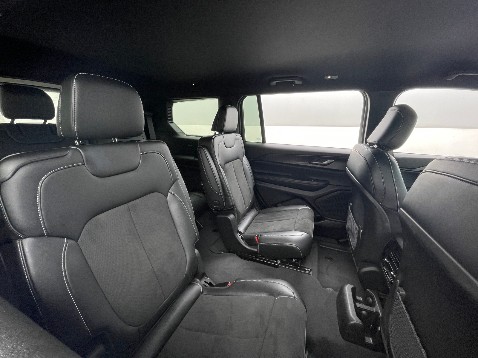 Thumbnail: 2023 Jeep Grand Cherokee L - 5