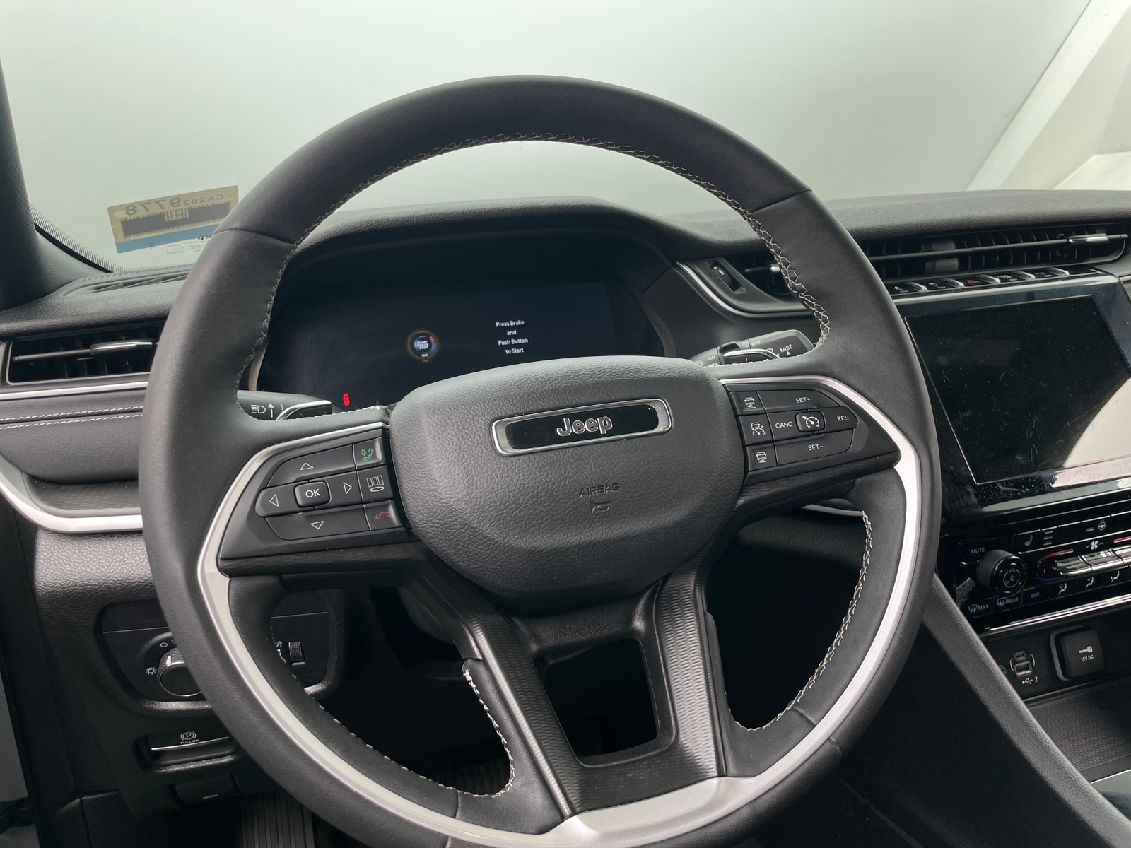 Thumbnail: 2023 Jeep Grand Cherokee L - 4