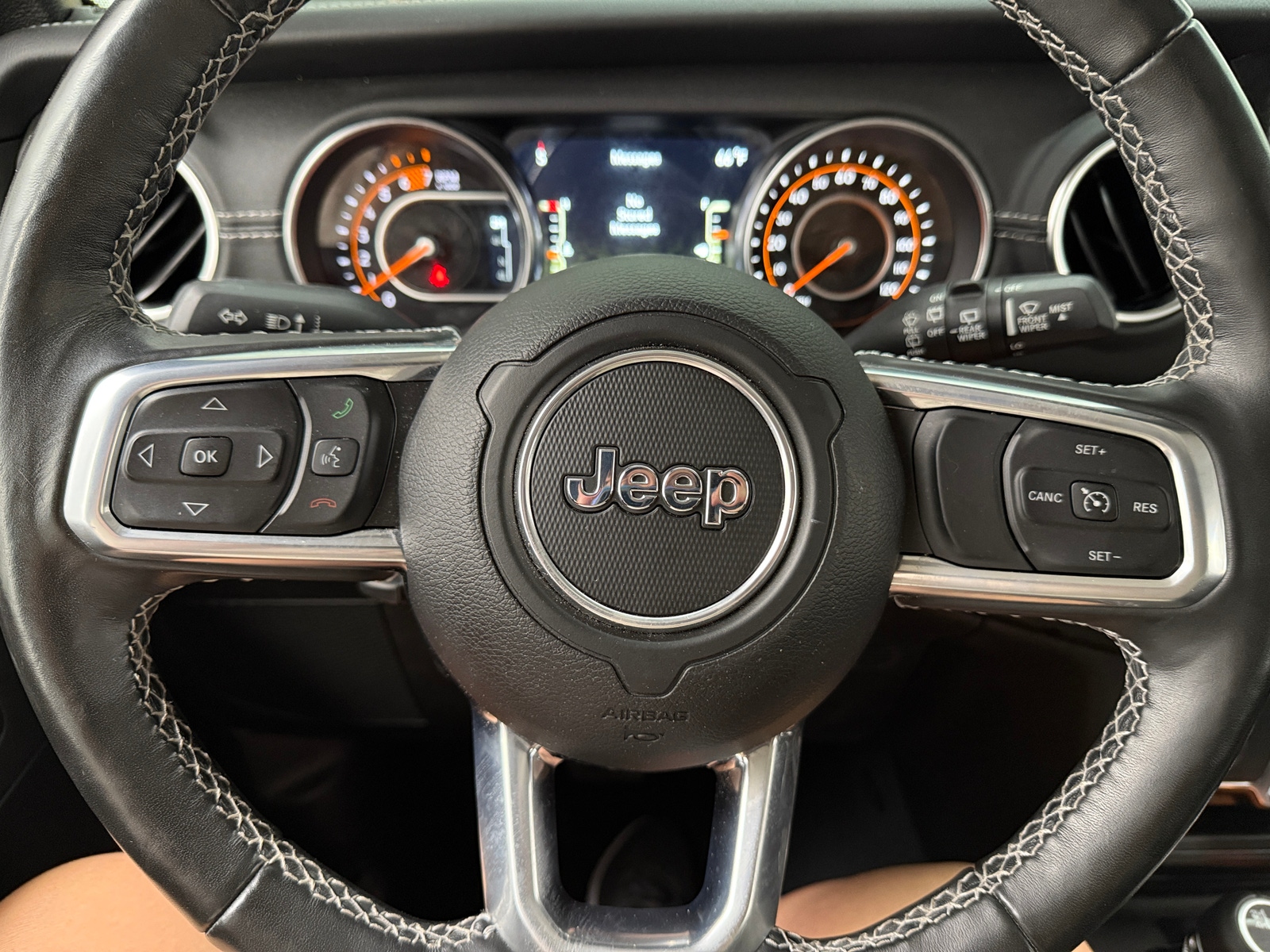 Thumbnail: 2022 Jeep Wrangler - 5