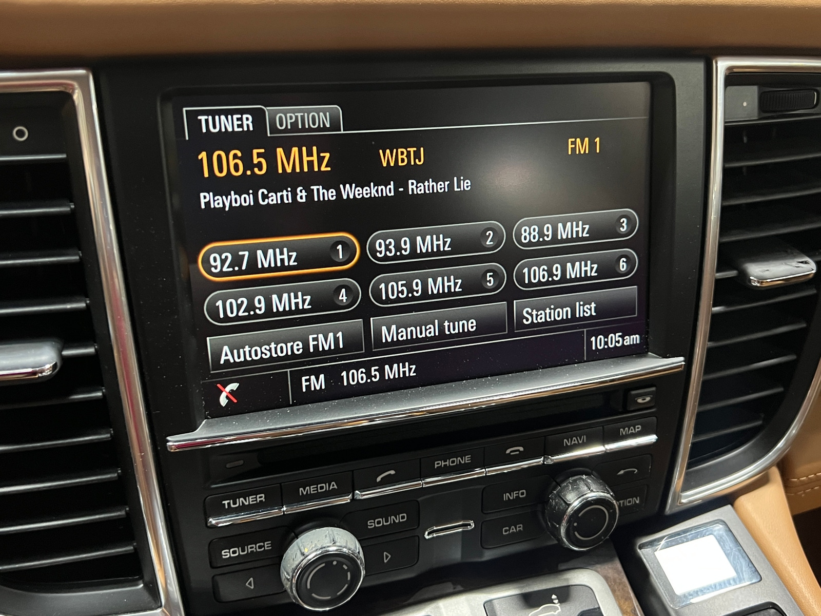 Thumbnail: 2015 Porsche Panamera - 3