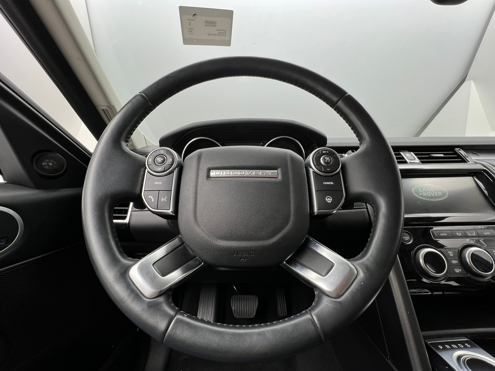 Thumbnail: 2017 Land Rover Discovery - 4