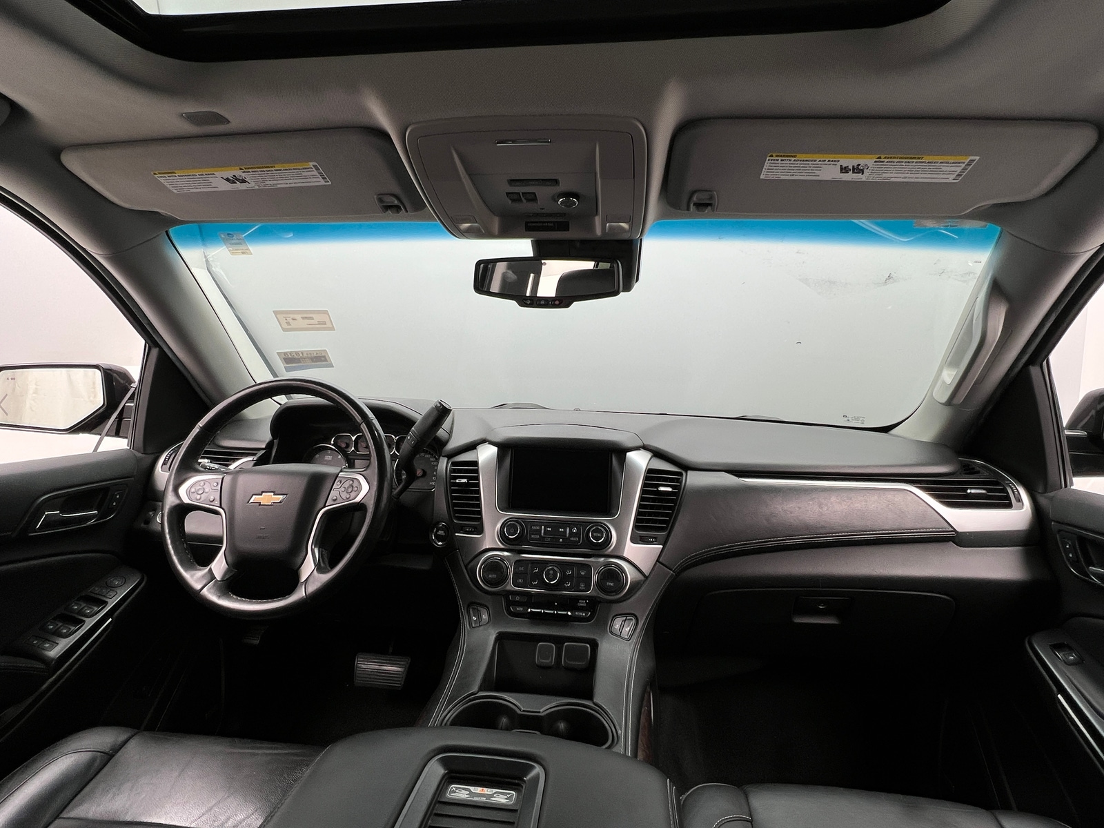 Thumbnail: 2017 Chevrolet Suburban - 3