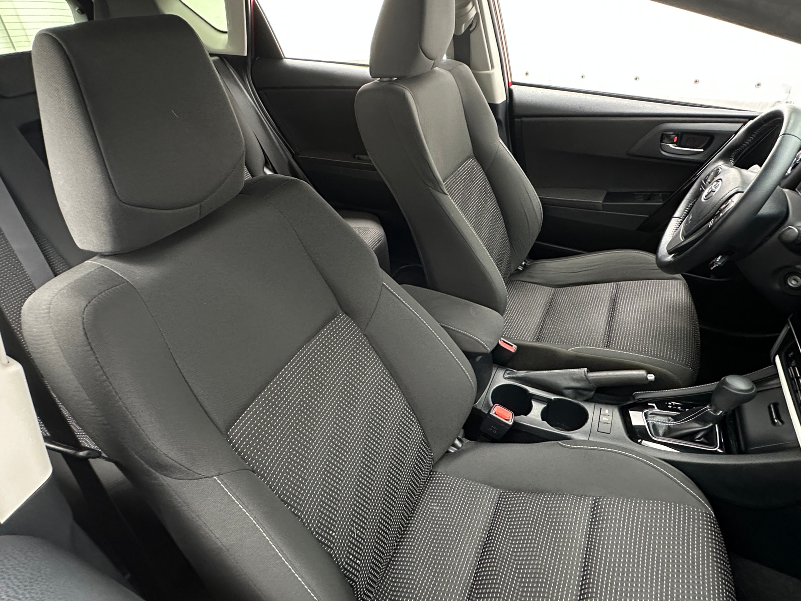 Thumbnail: 2018 Toyota Corolla iM - 2
