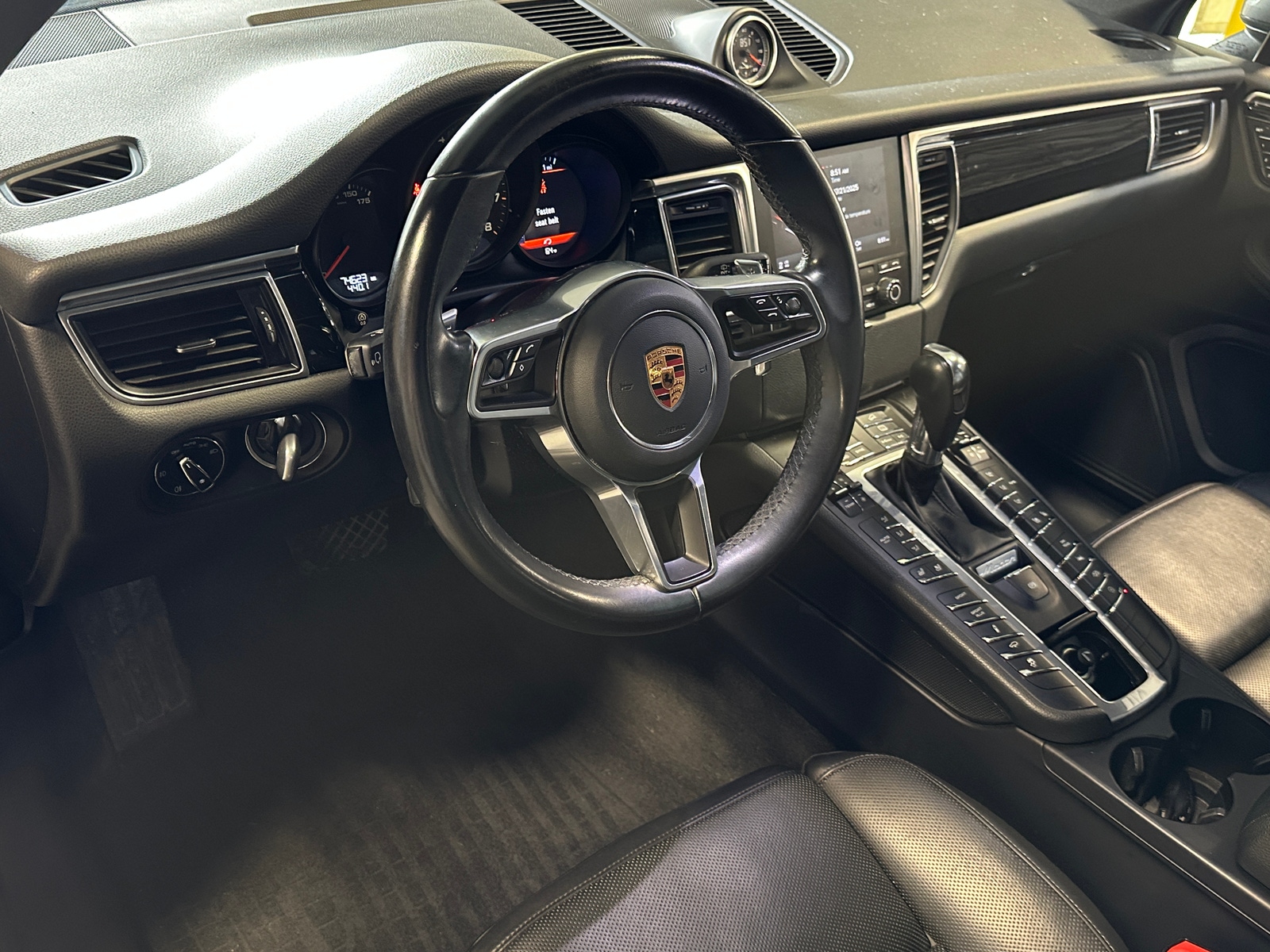 Thumbnail: 2018 Porsche Macan - 2