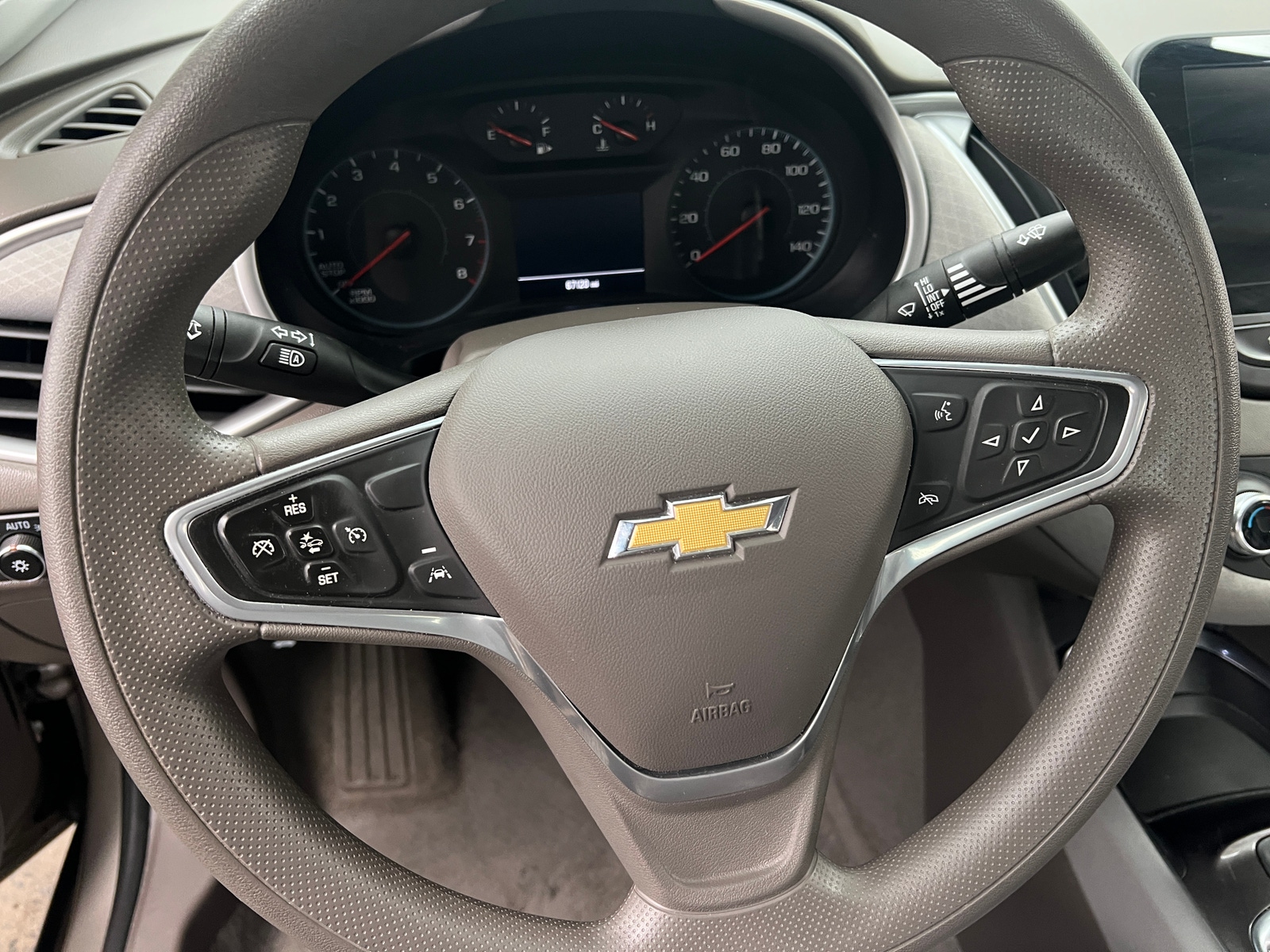 Thumbnail: 2022 Chevrolet Malibu - 5