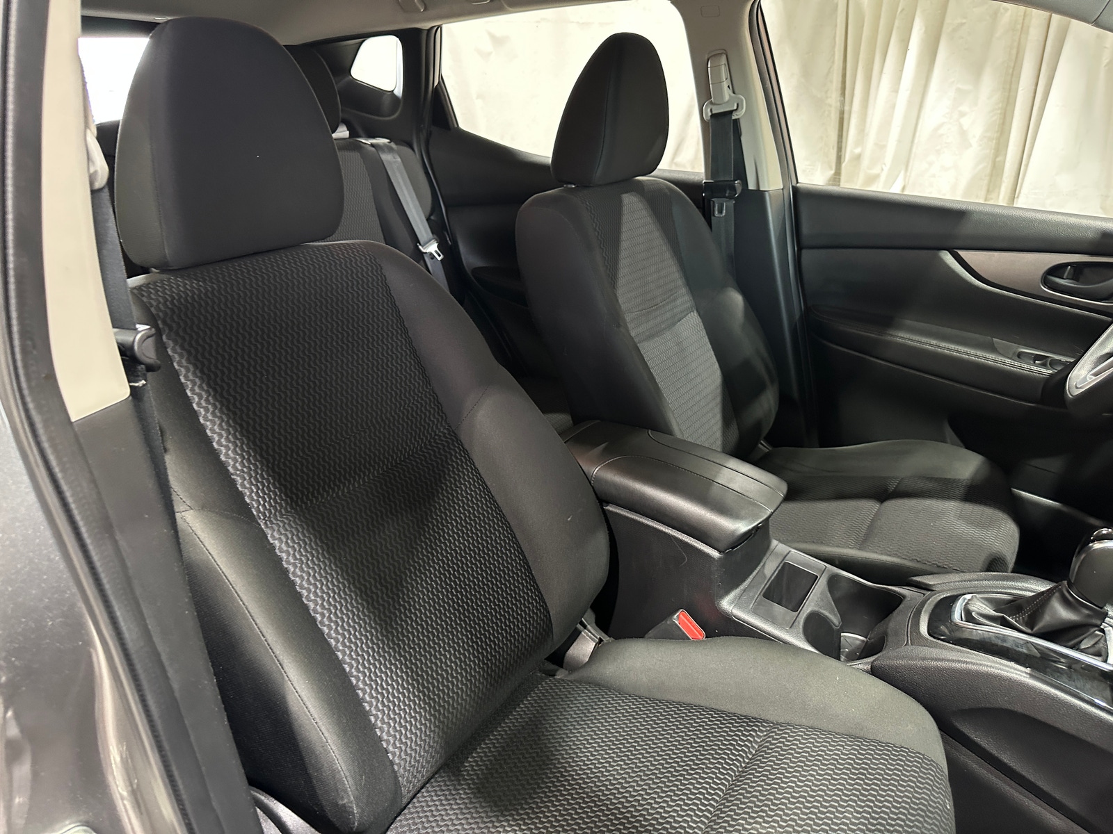 Thumbnail: 2021 Nissan Rogue Sport - 2