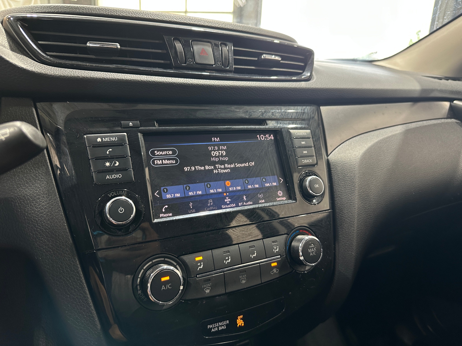 Thumbnail: 2021 Nissan Rogue Sport - 4