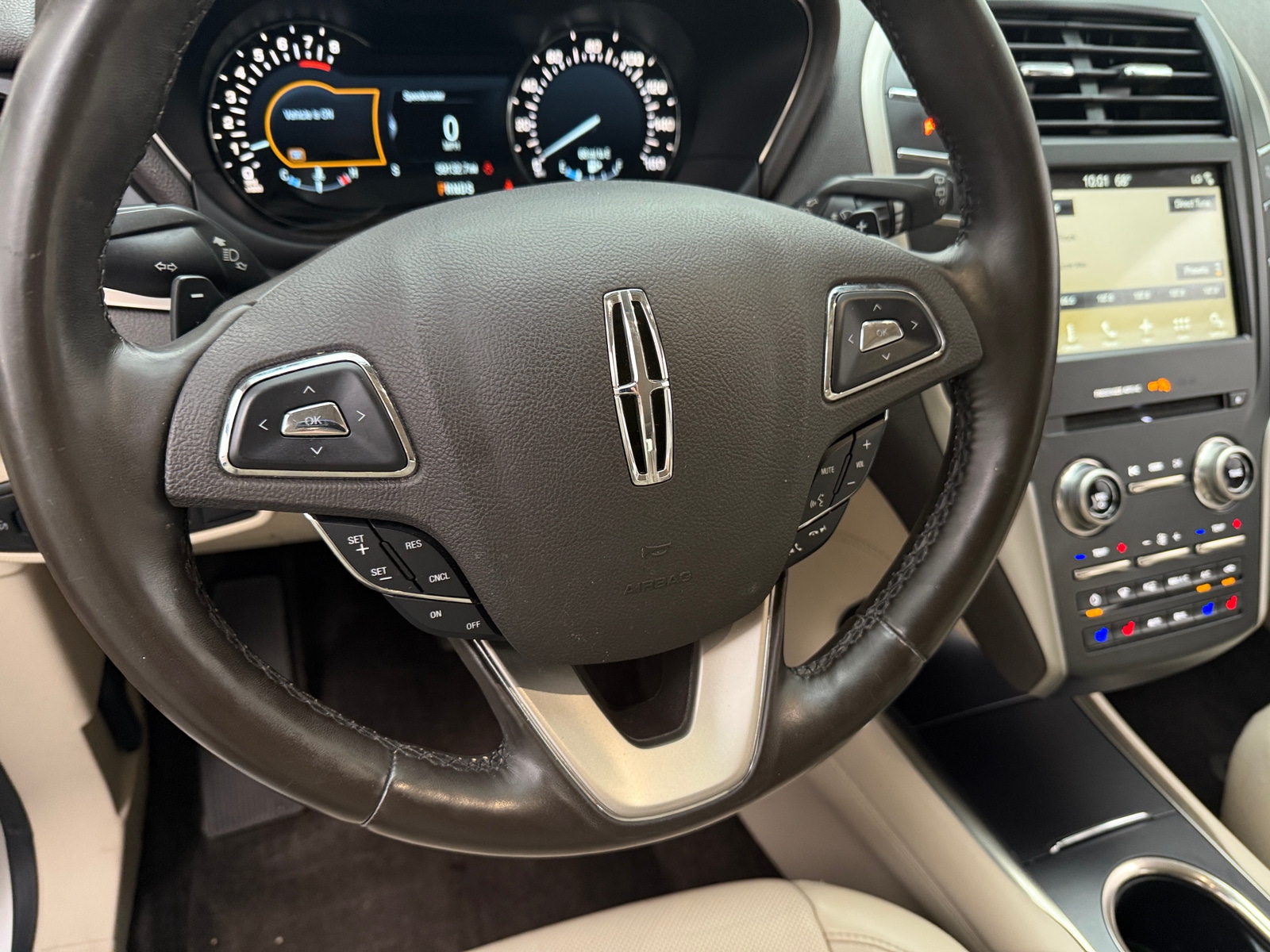 Thumbnail: 2017 Lincoln MKC - 4