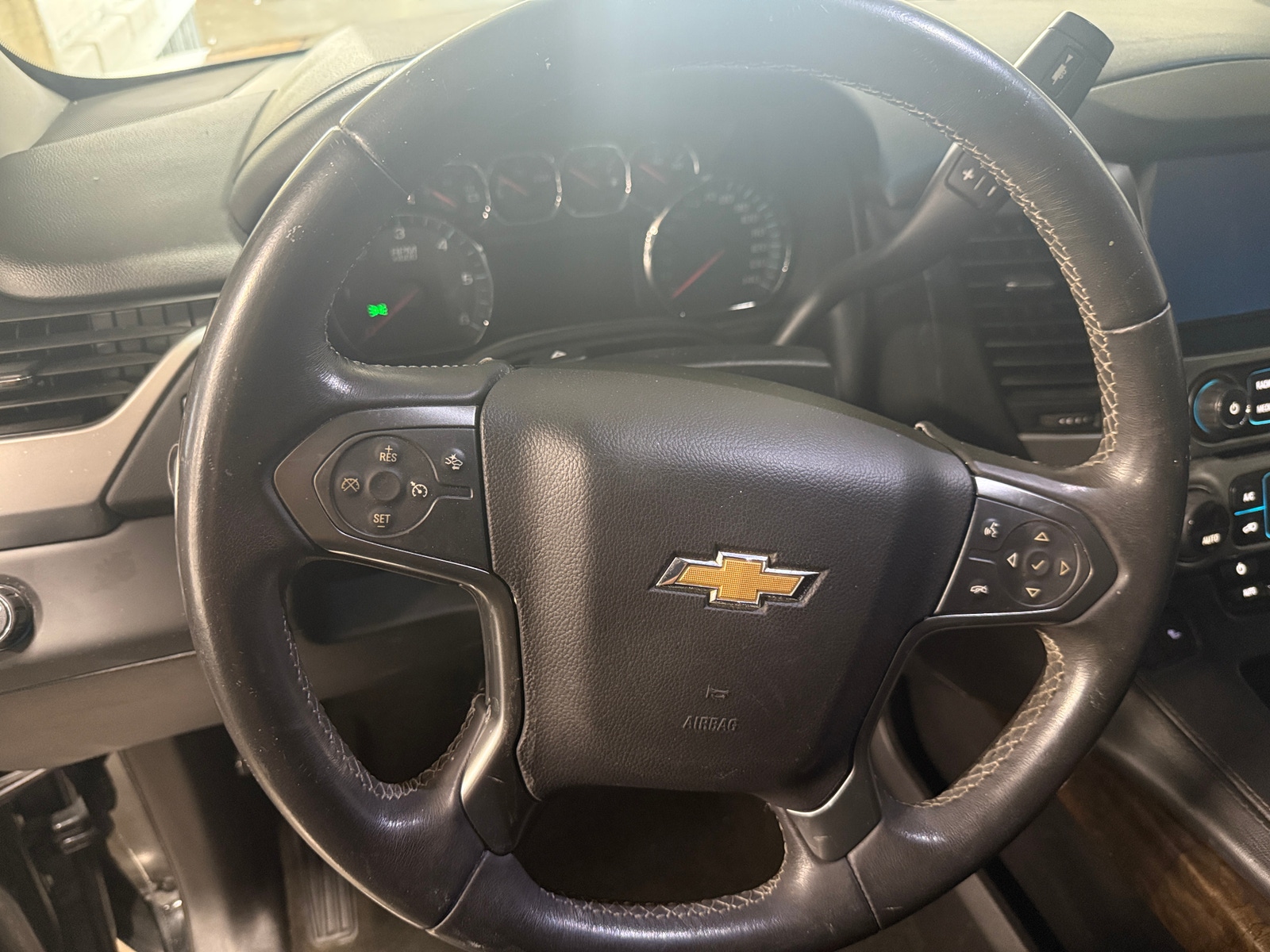 Thumbnail: 2015 Chevrolet Suburban - 4