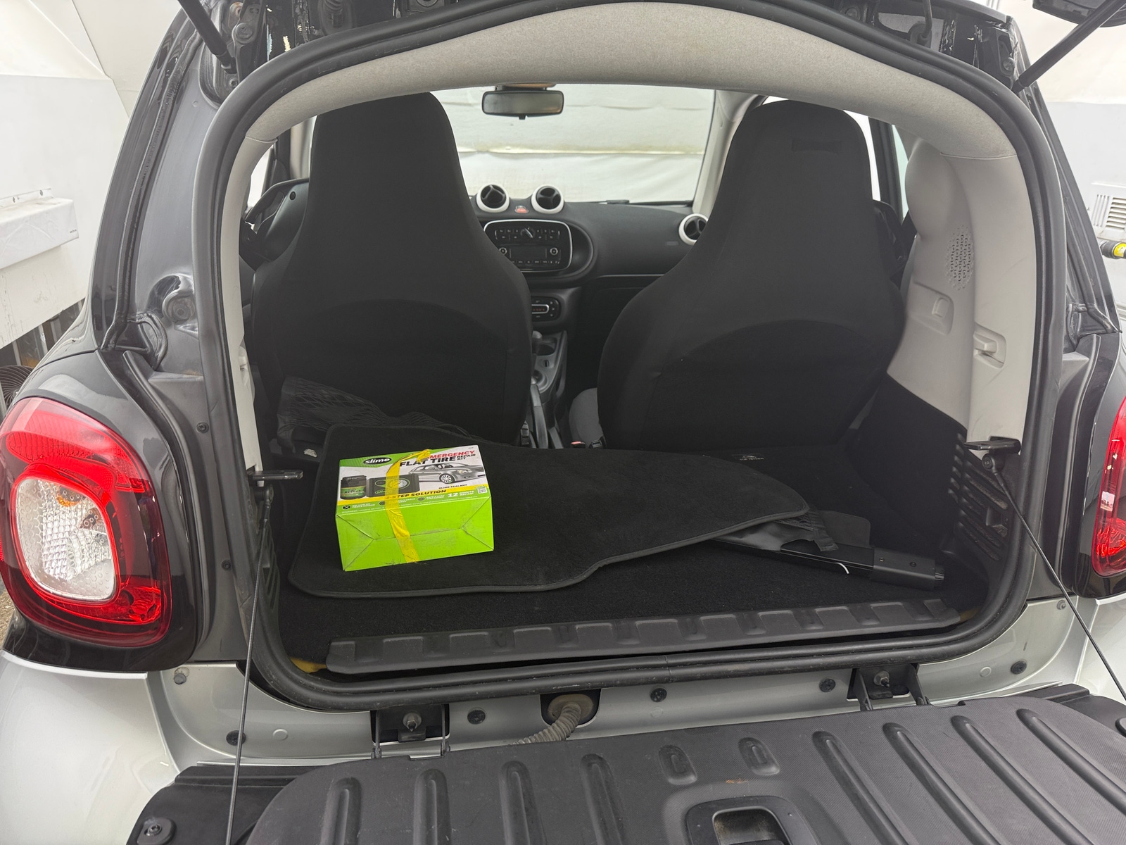 Thumbnail: 2016 smart fortwo - 6