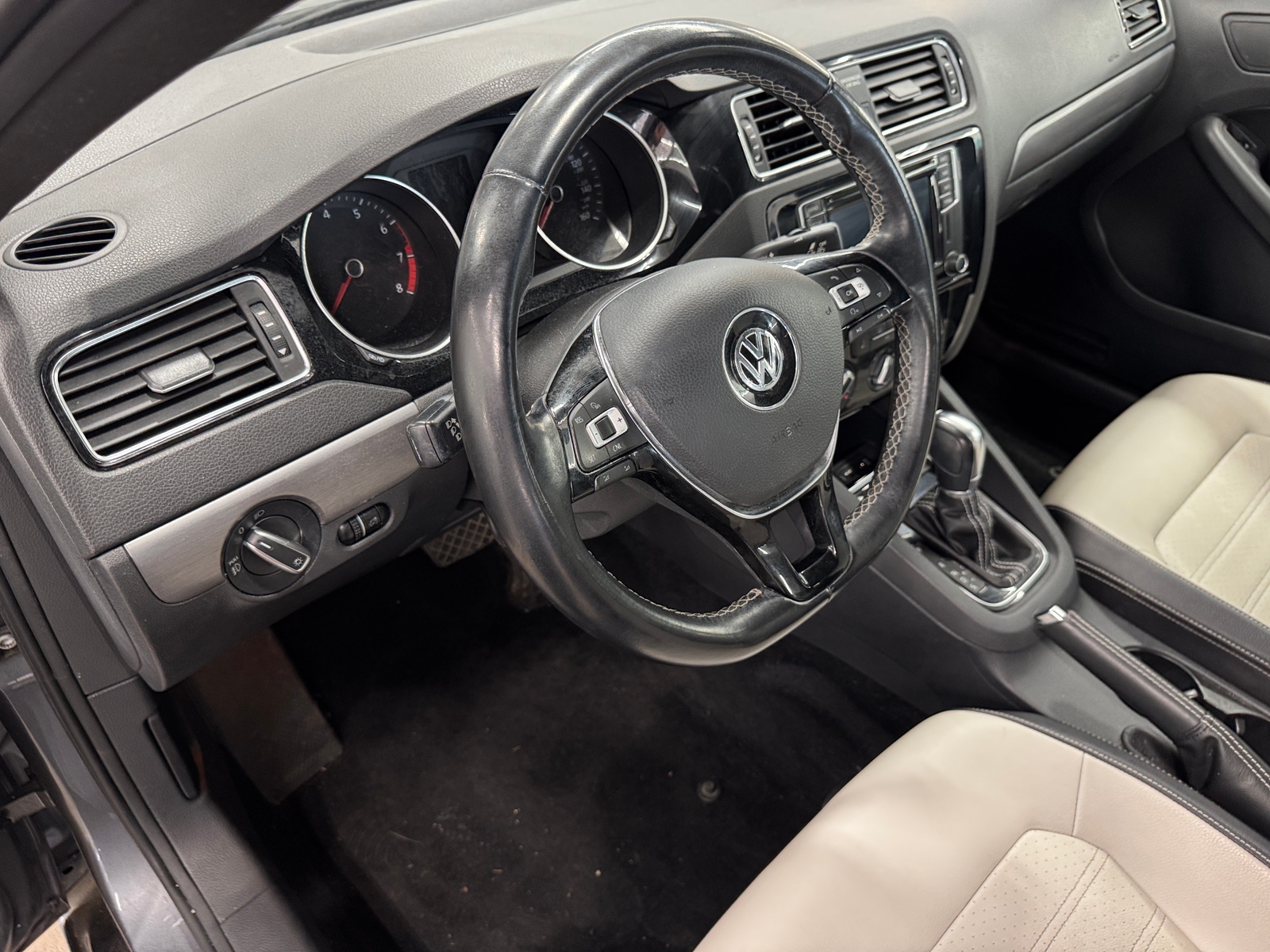 Thumbnail: 2016 Volkswagen Jetta - 2