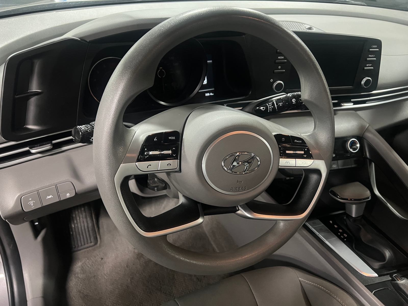 Thumbnail: 2022 Hyundai Elantra - 5