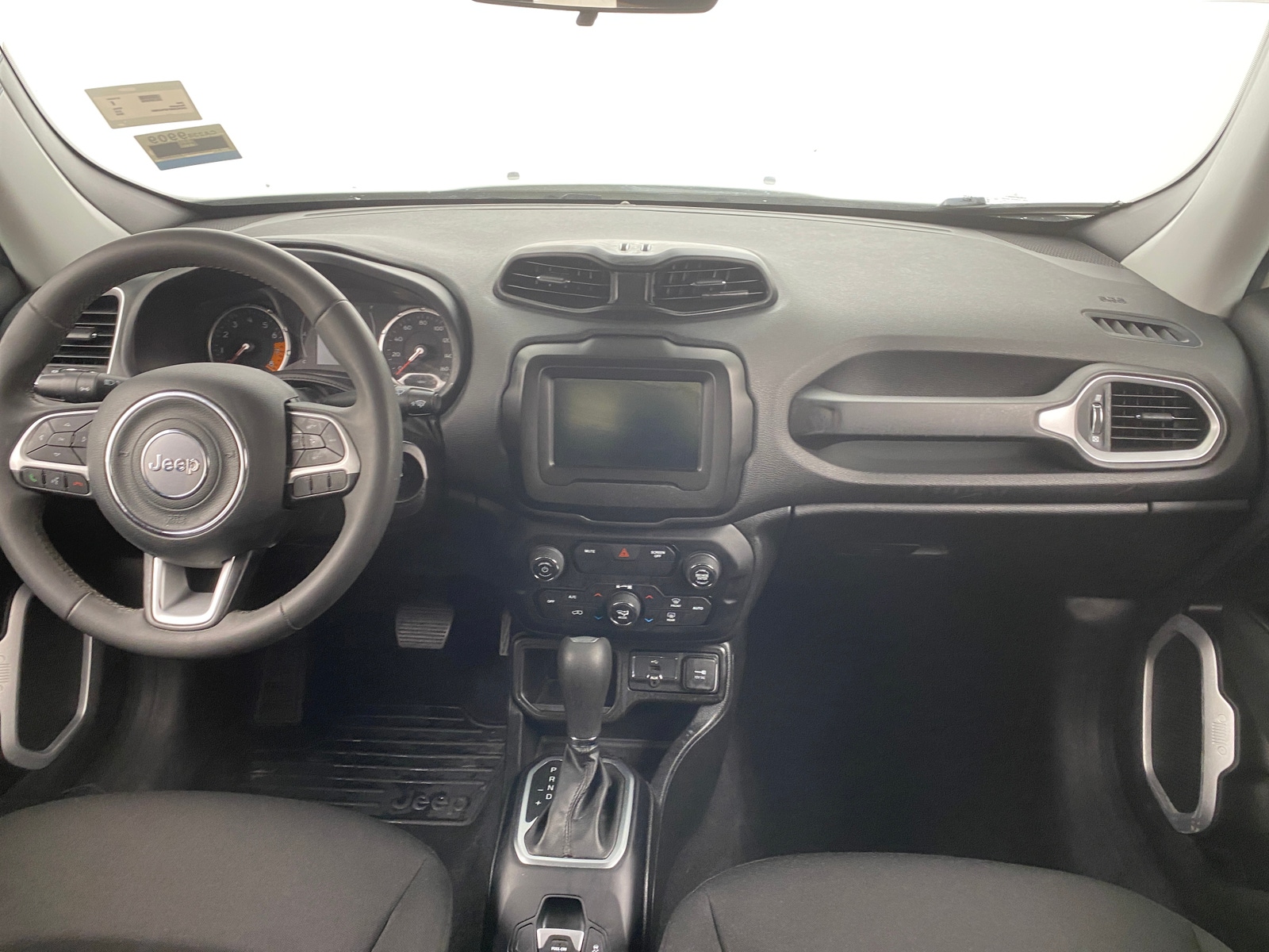 Thumbnail: 2019 Jeep Renegade - 3