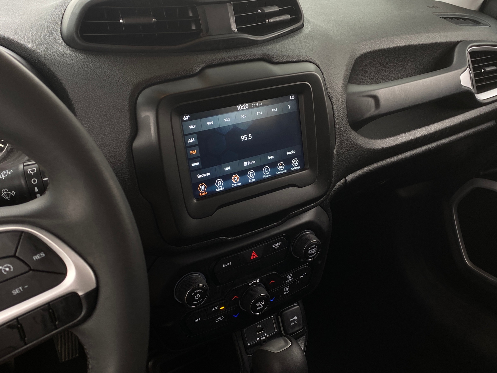 Thumbnail: 2019 Jeep Renegade - 4