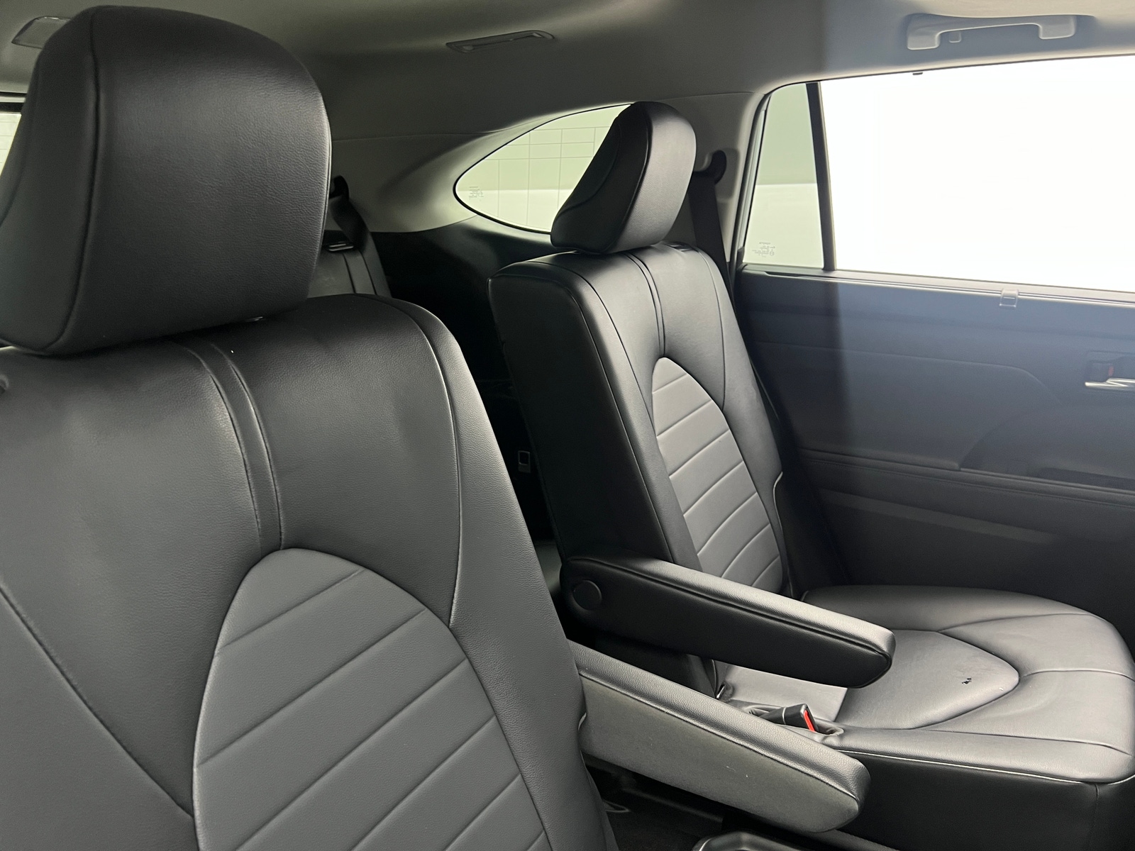 Thumbnail: 2023 Toyota Highlander - 5