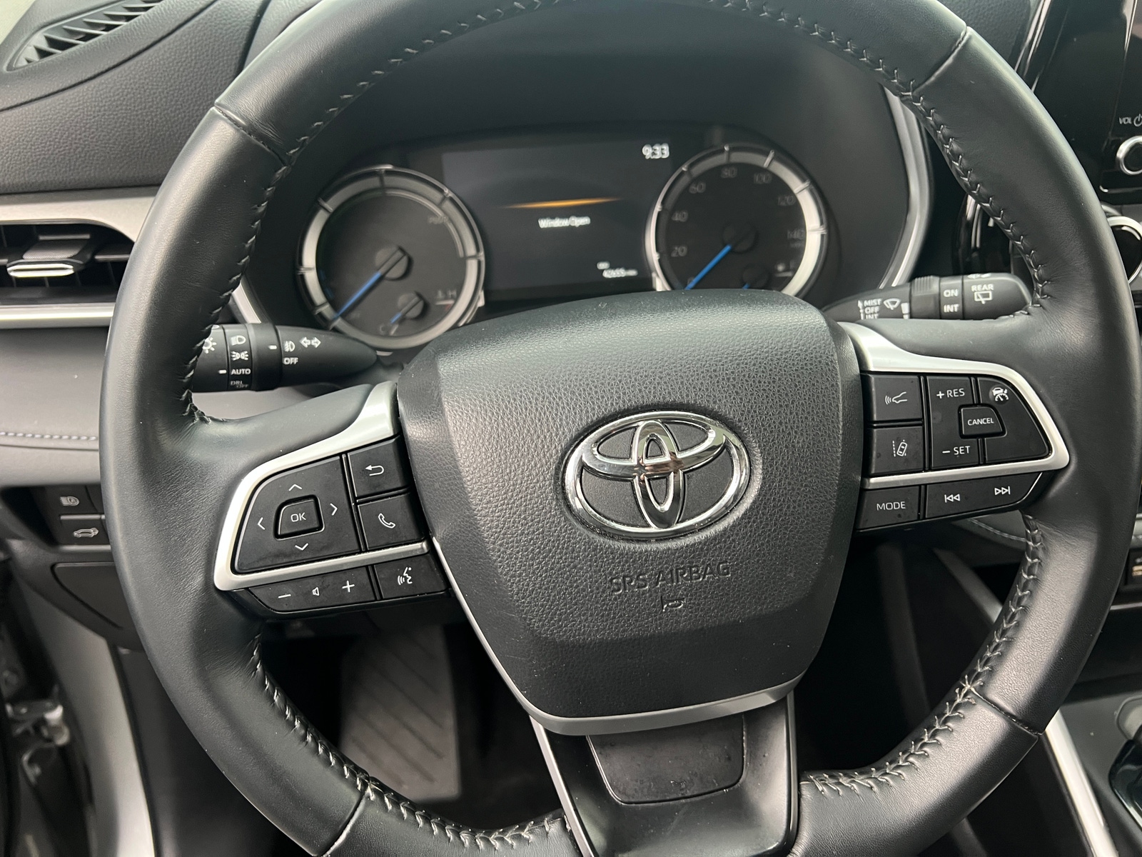 Thumbnail: 2023 Toyota Highlander - 4